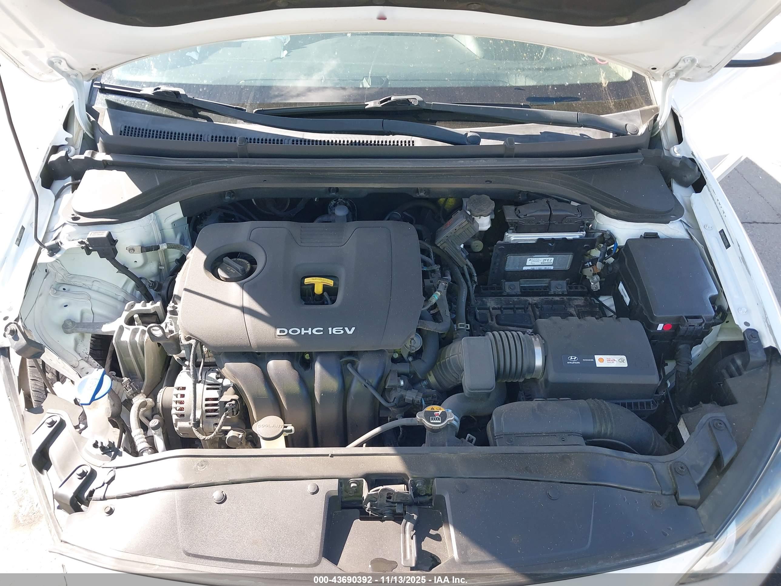 HYUNDAI ELANTRA image 10