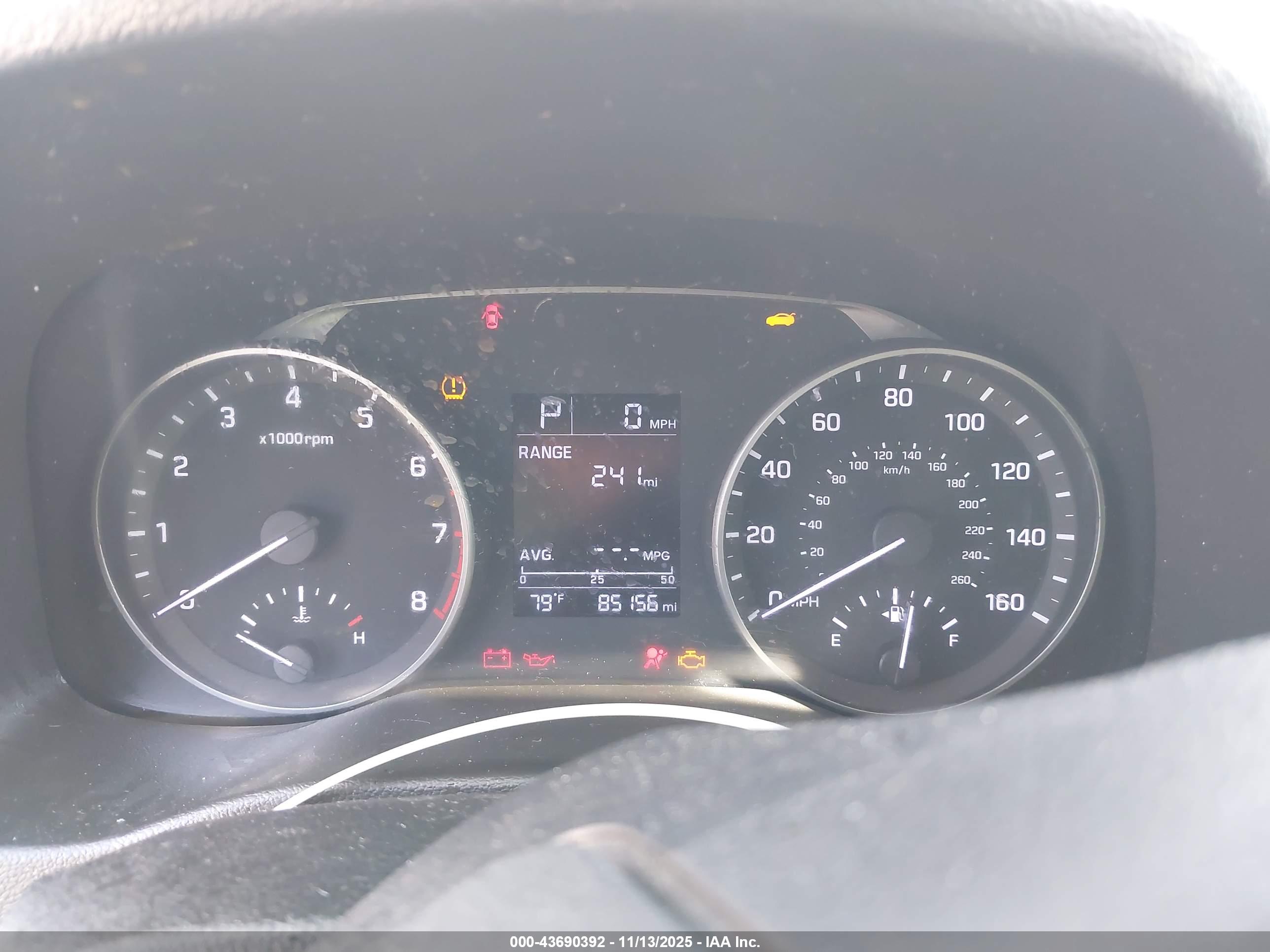 HYUNDAI ELANTRA image 7