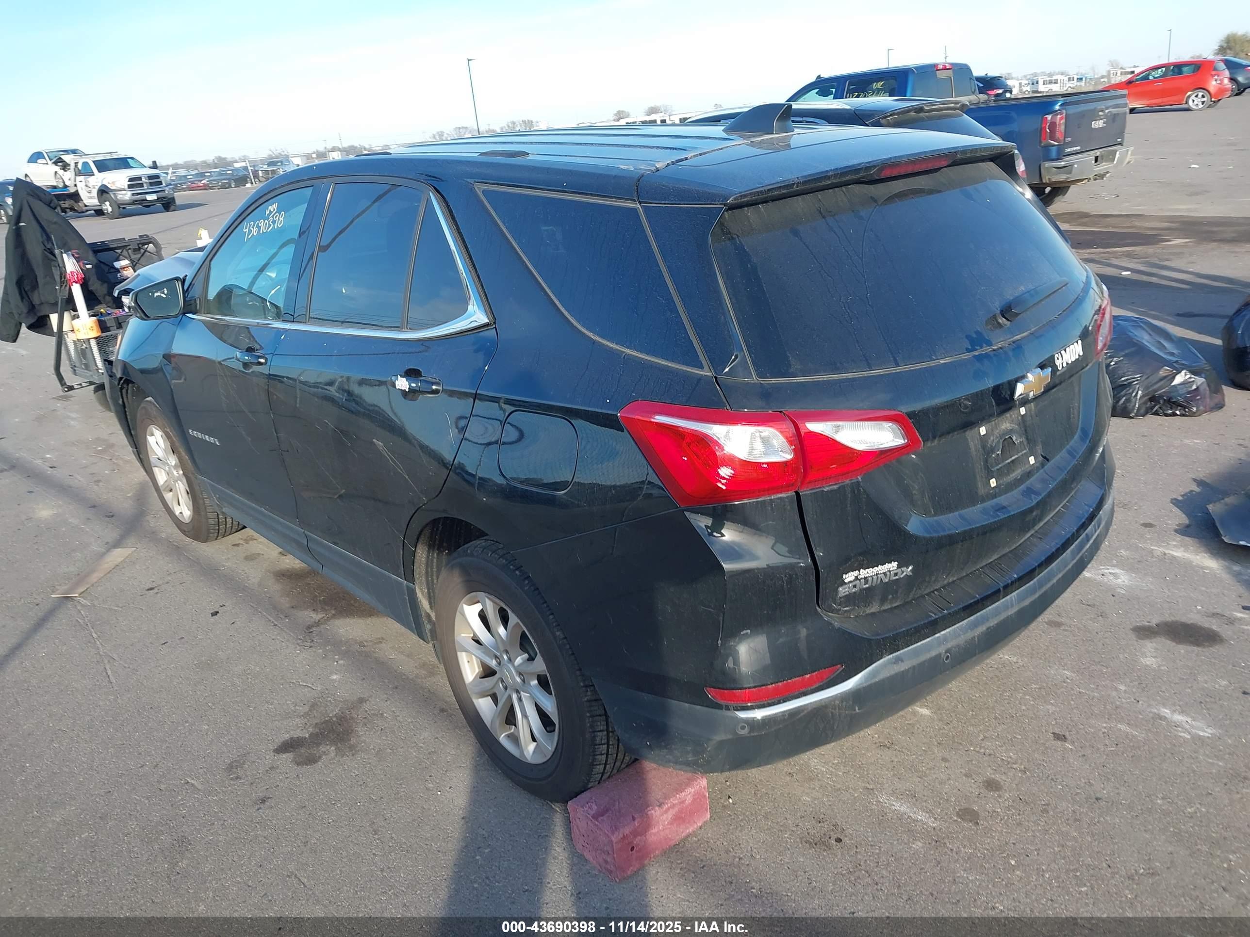 CHEVROLET EQUINOX image 3