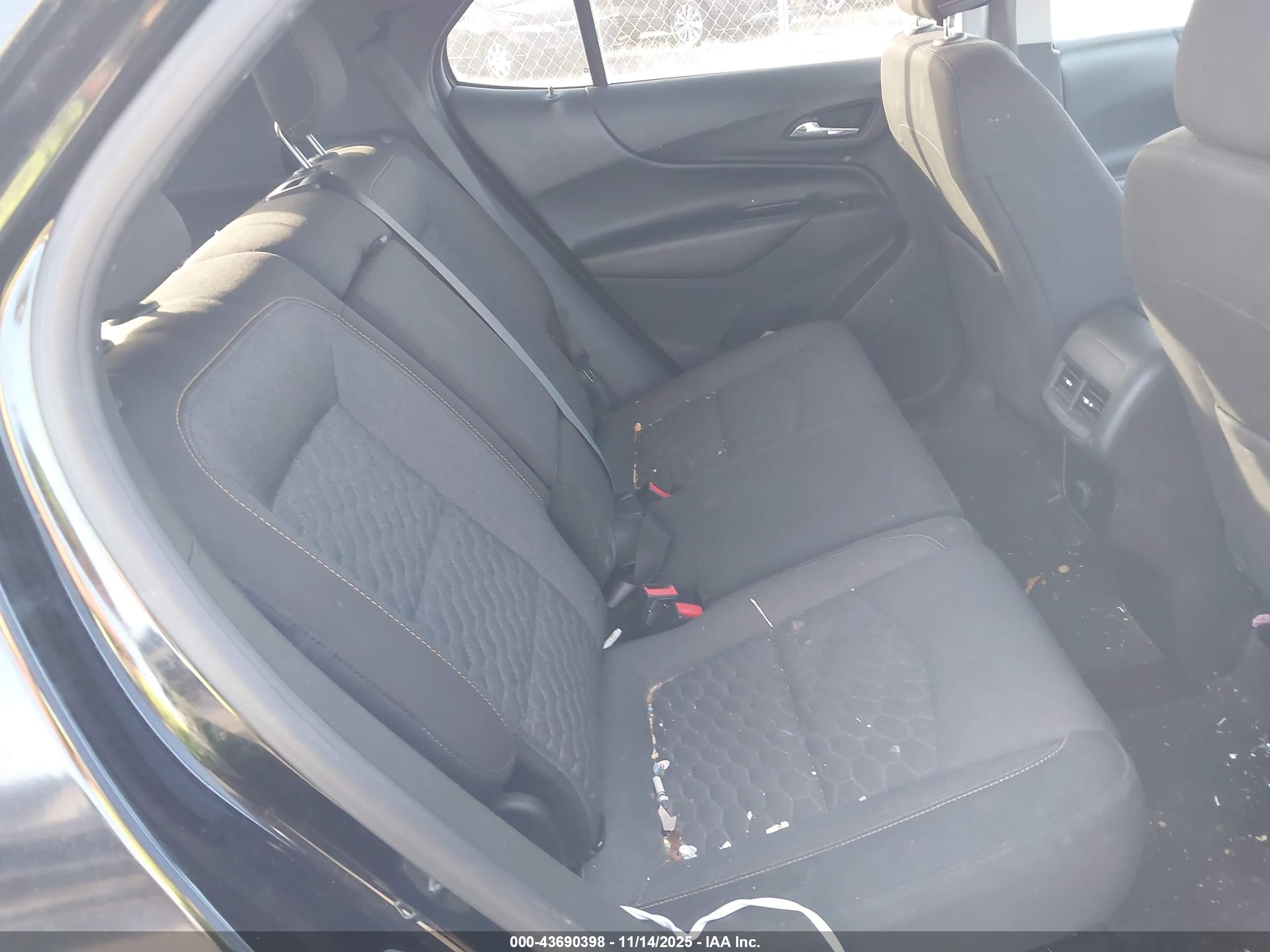 CHEVROLET EQUINOX image 8