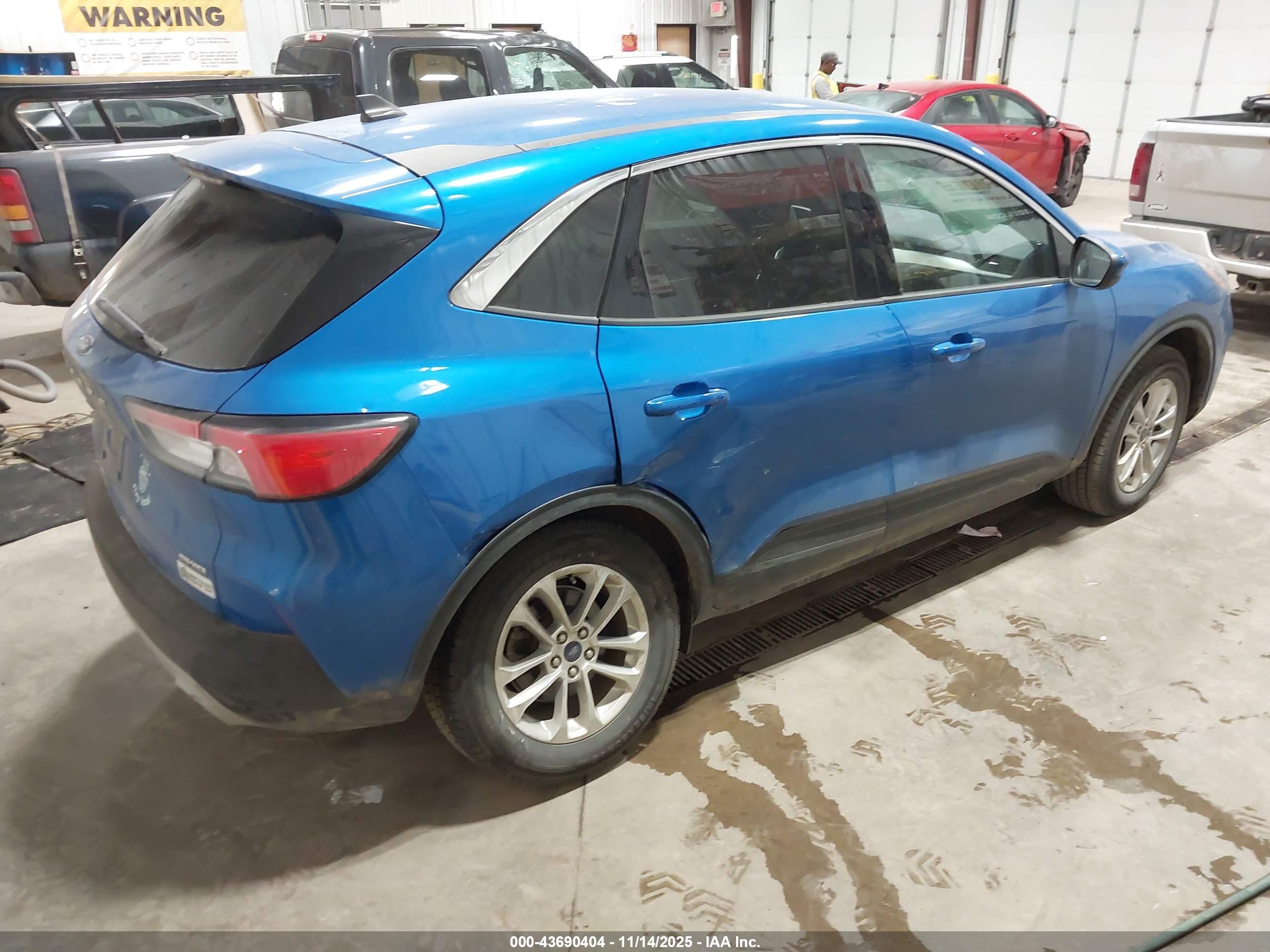 FORD ESCAPE image 4