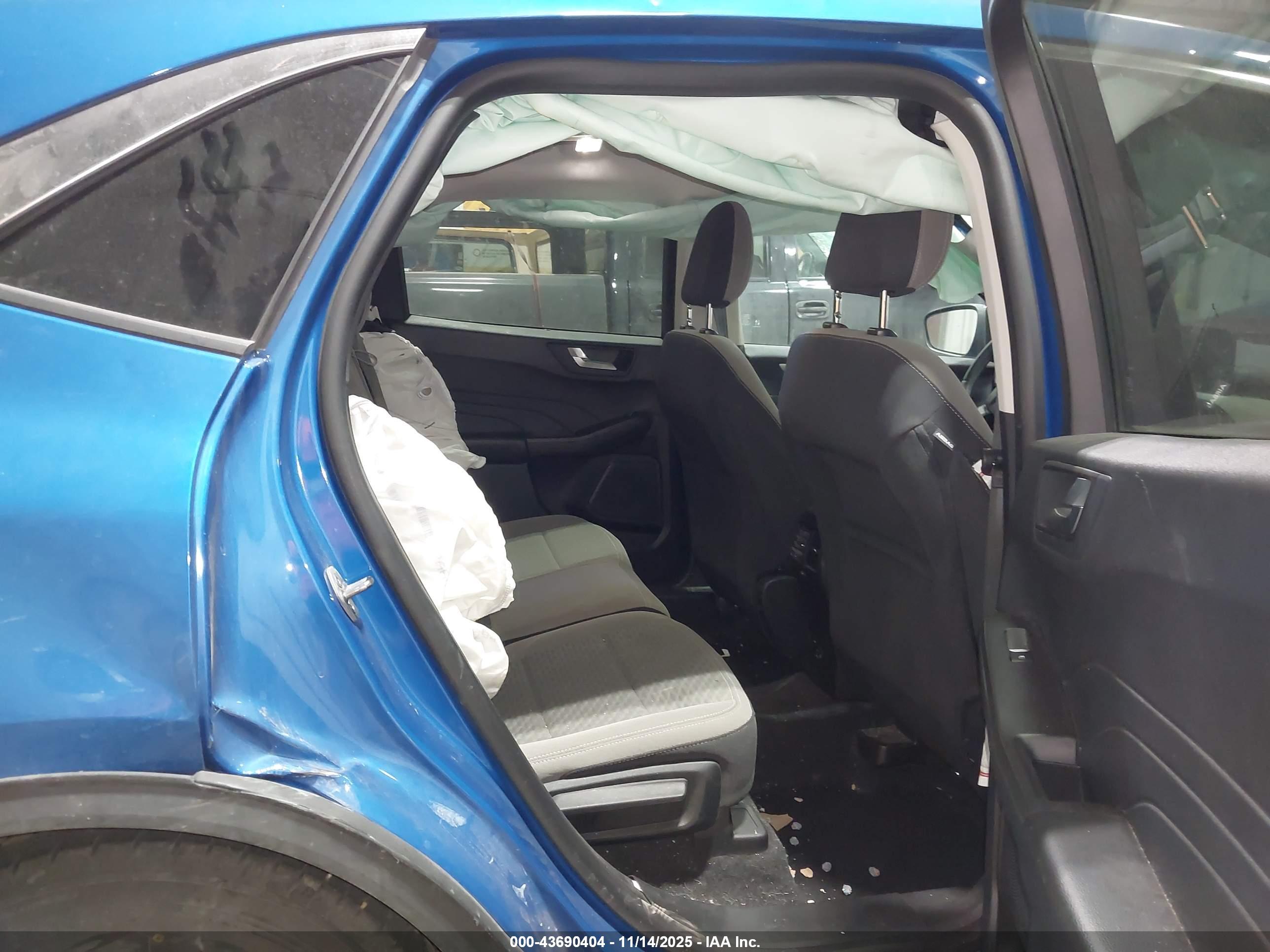 FORD ESCAPE image 8