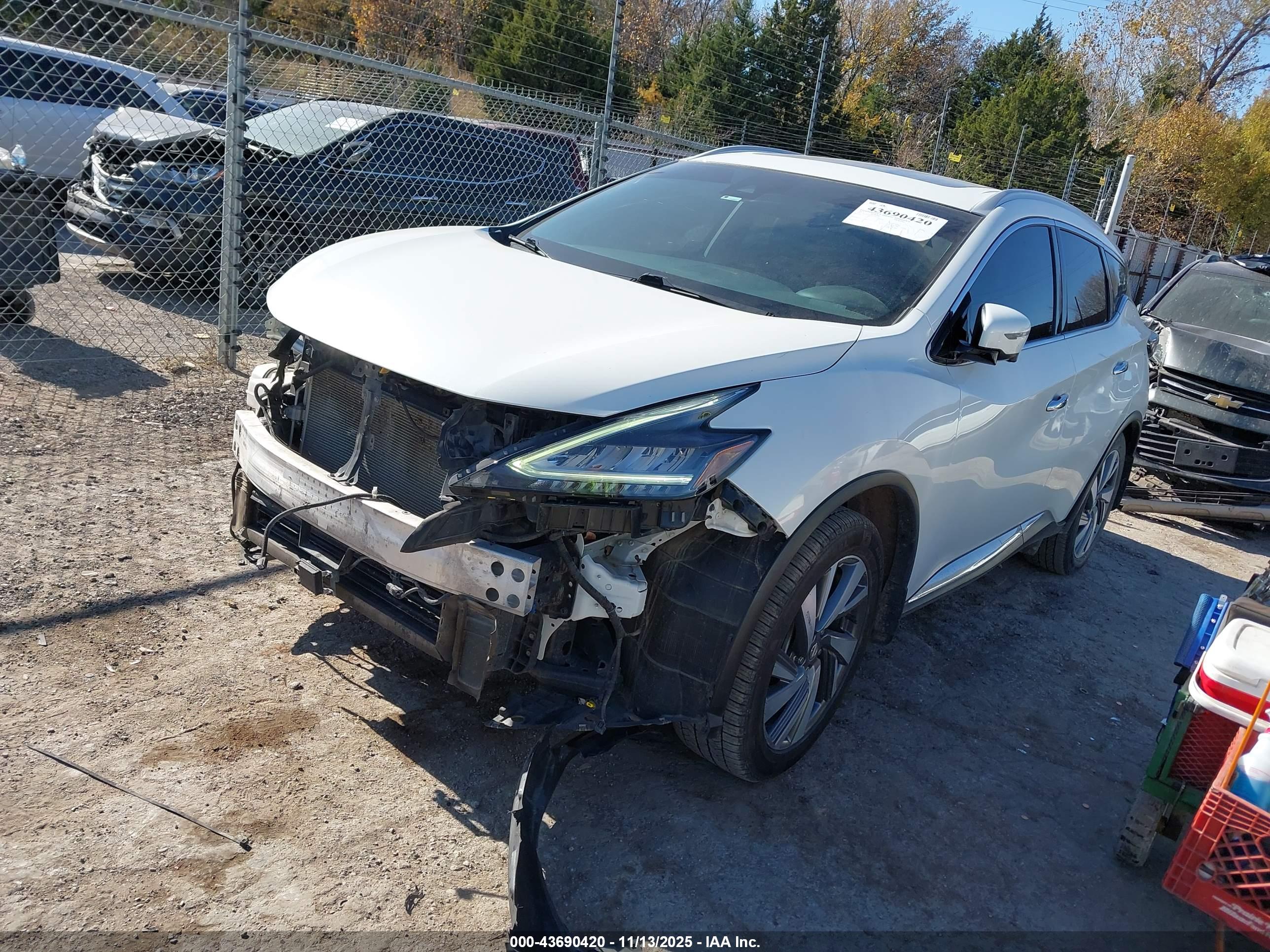 NISSAN MURANO image 2