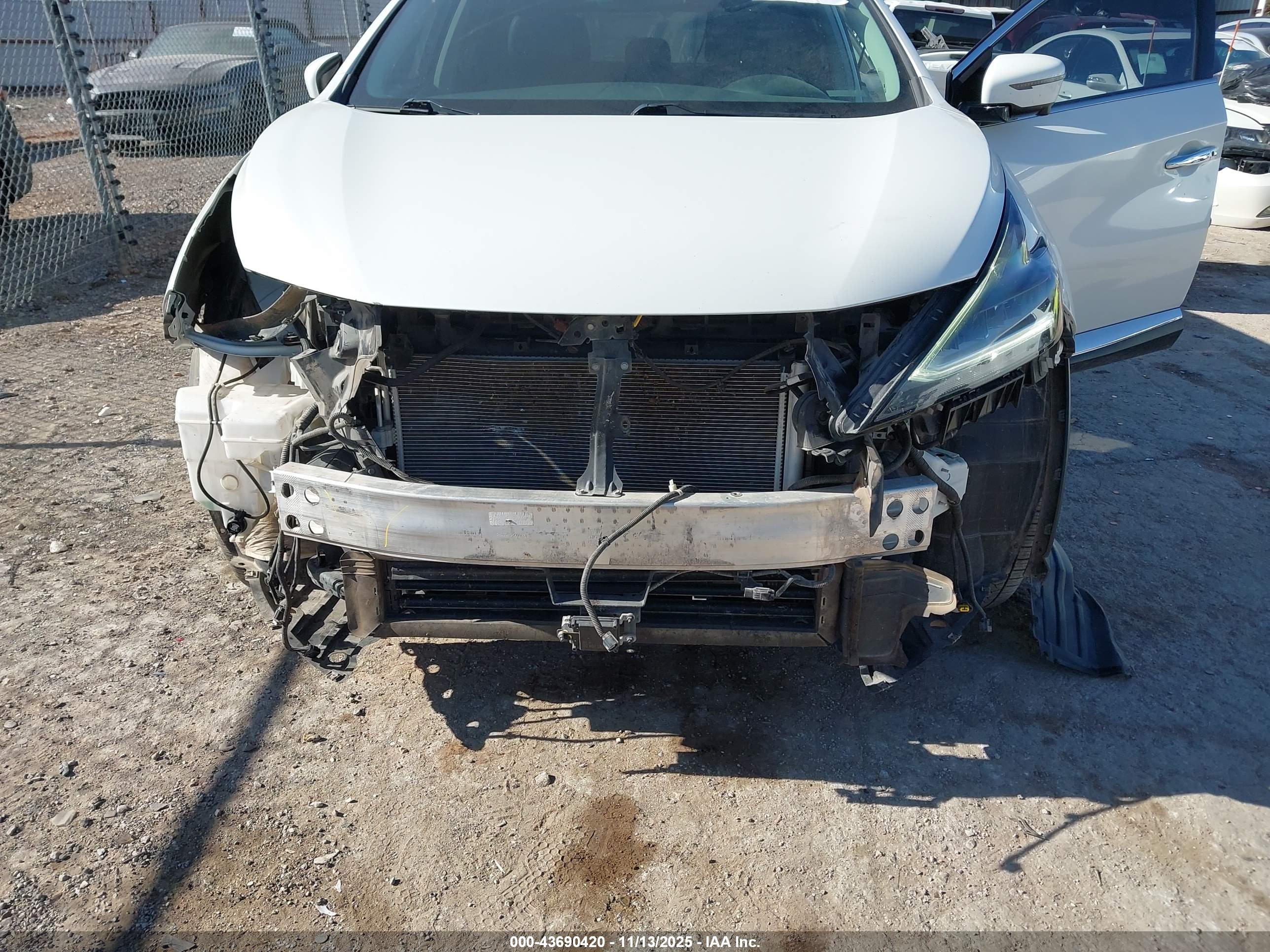 NISSAN MURANO image 6