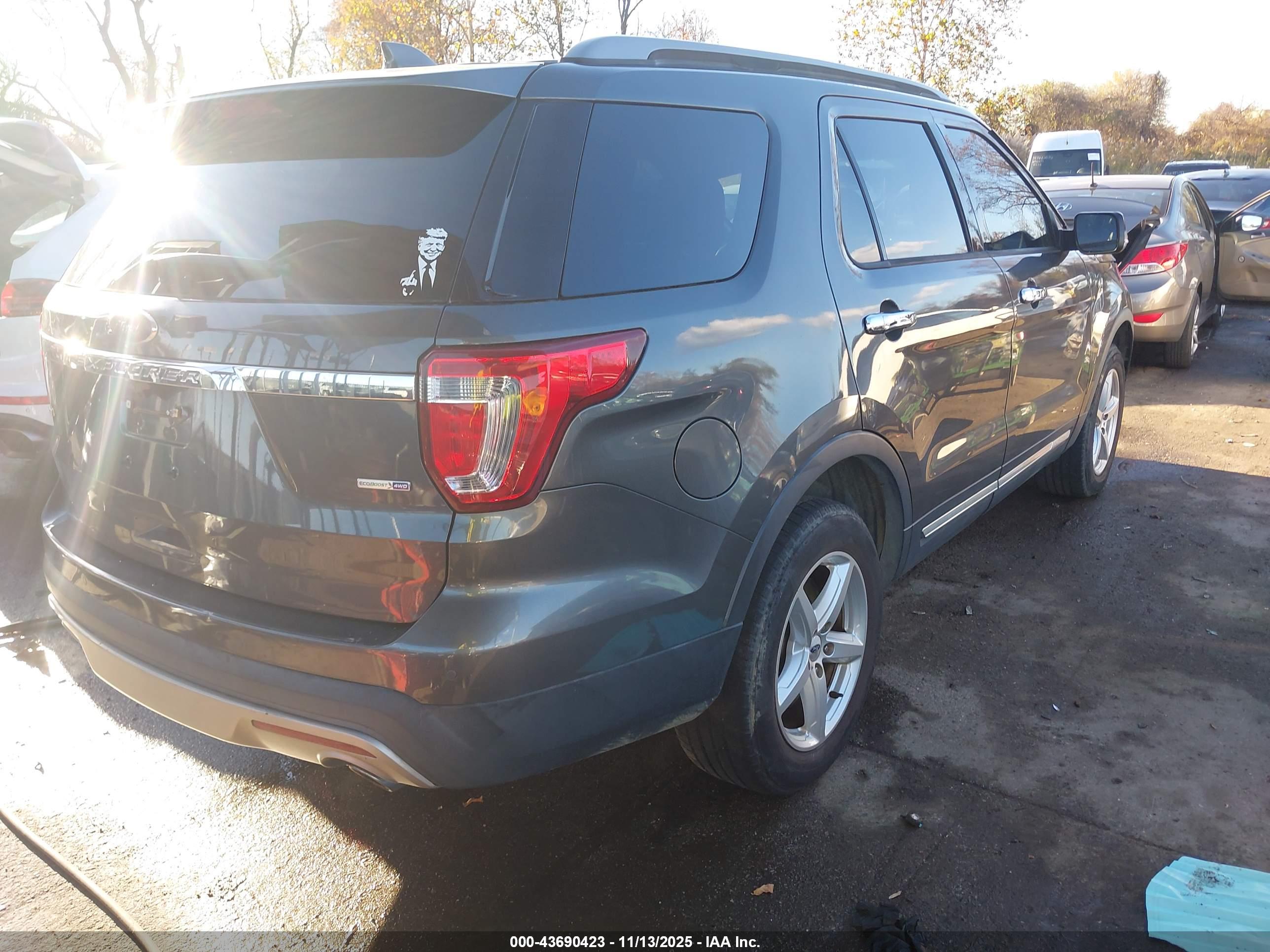 FORD EXPLORER image 4