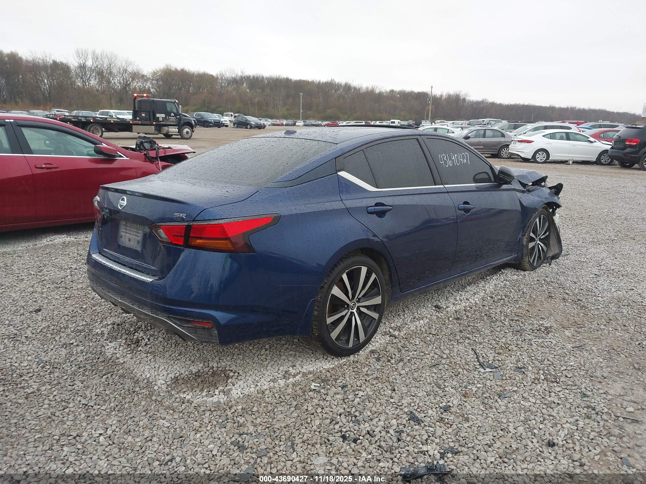 NISSAN ALTIMA image 4