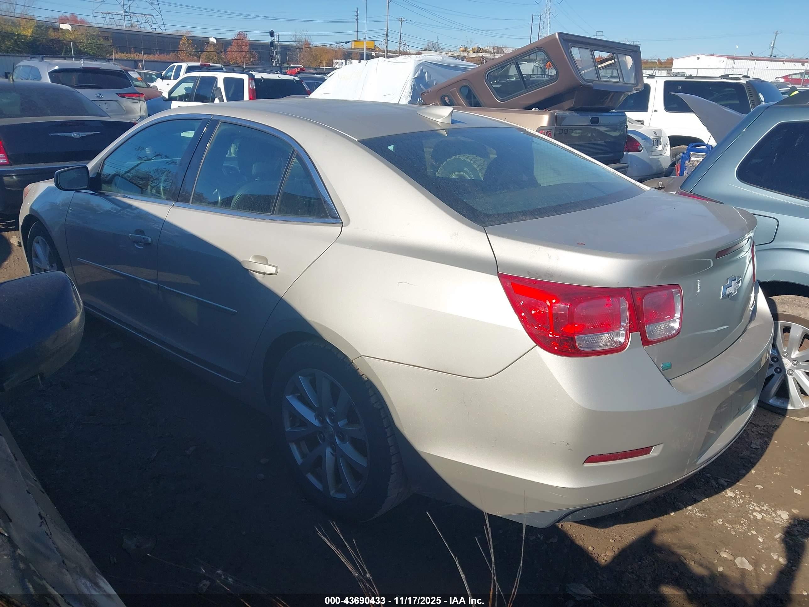 CHEVROLET MALIBU image 3