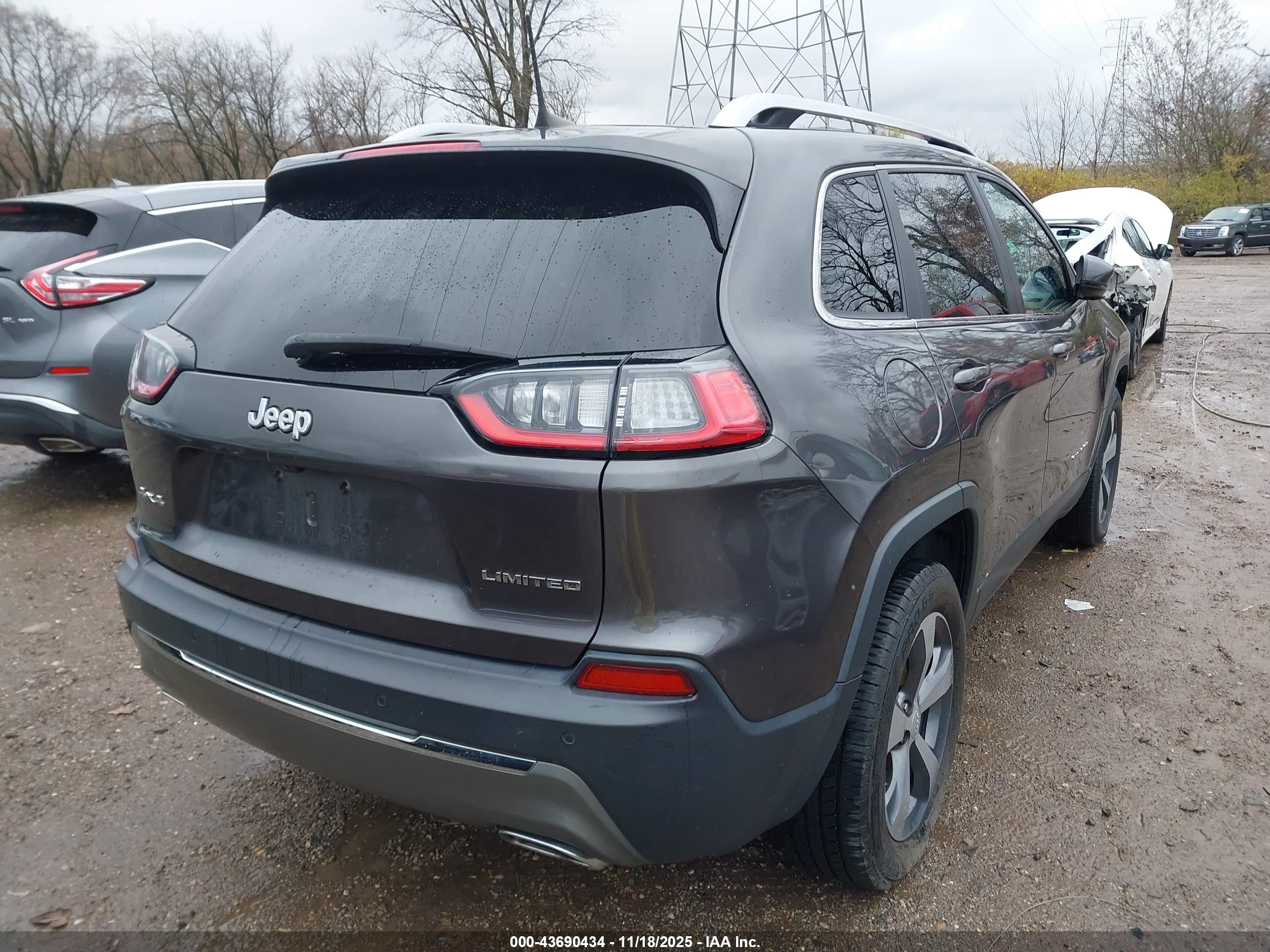 JEEP CHEROKEE image 4