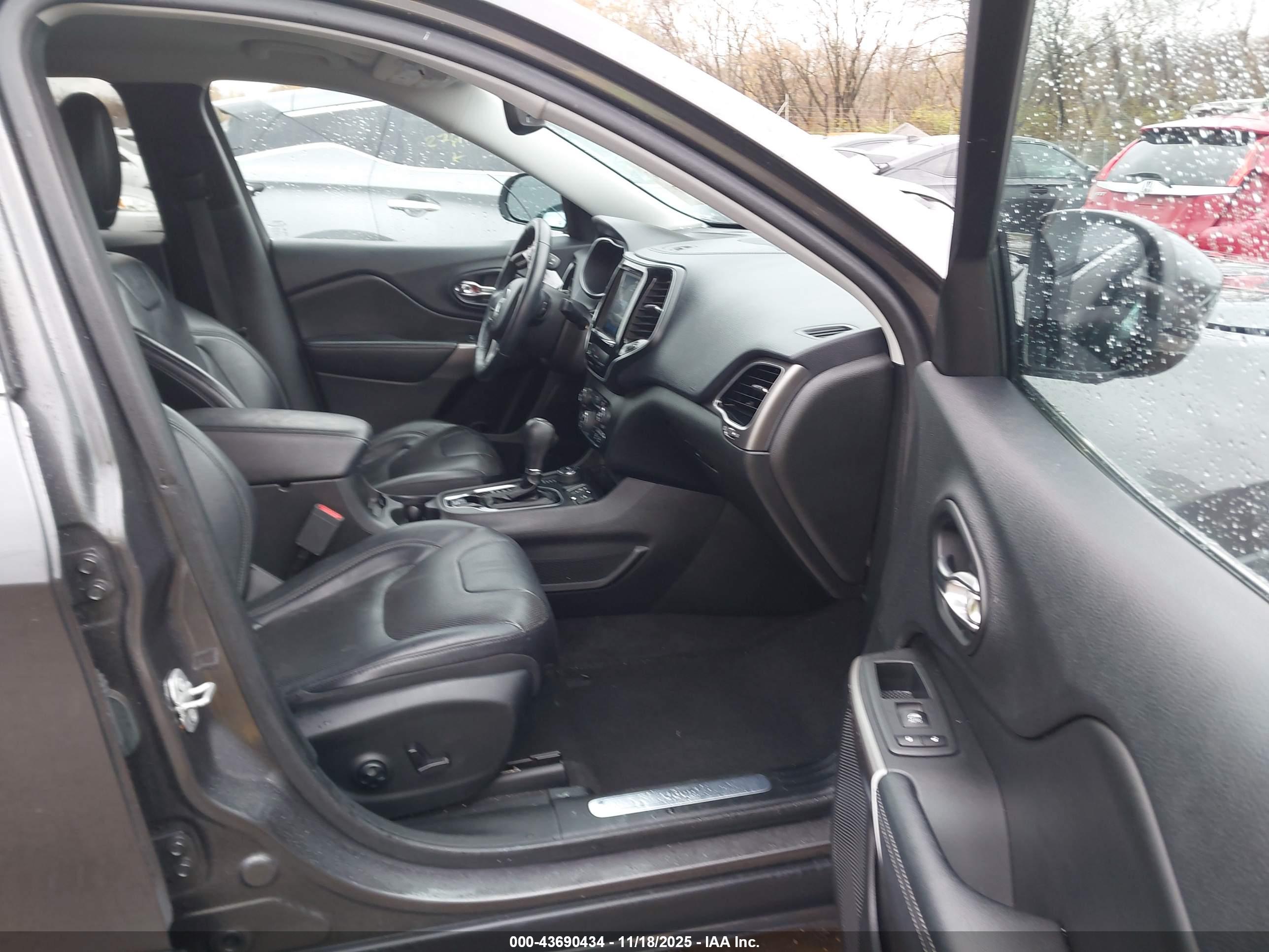 JEEP CHEROKEE image 5