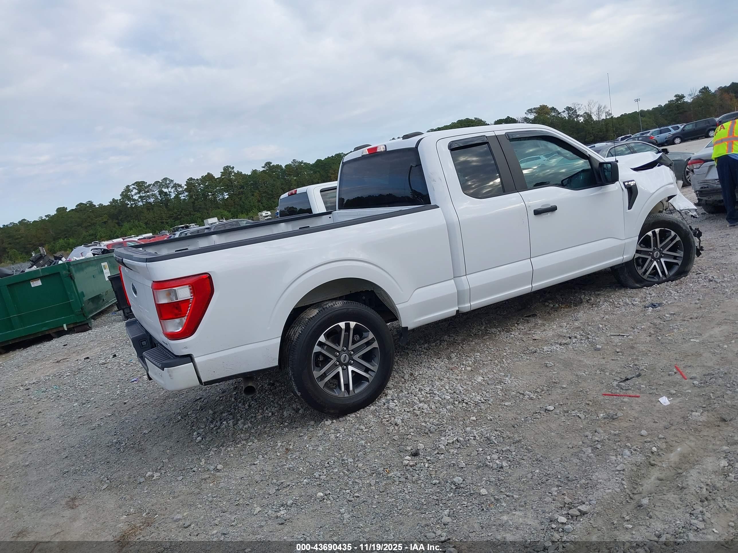 FORD F-150 image 4