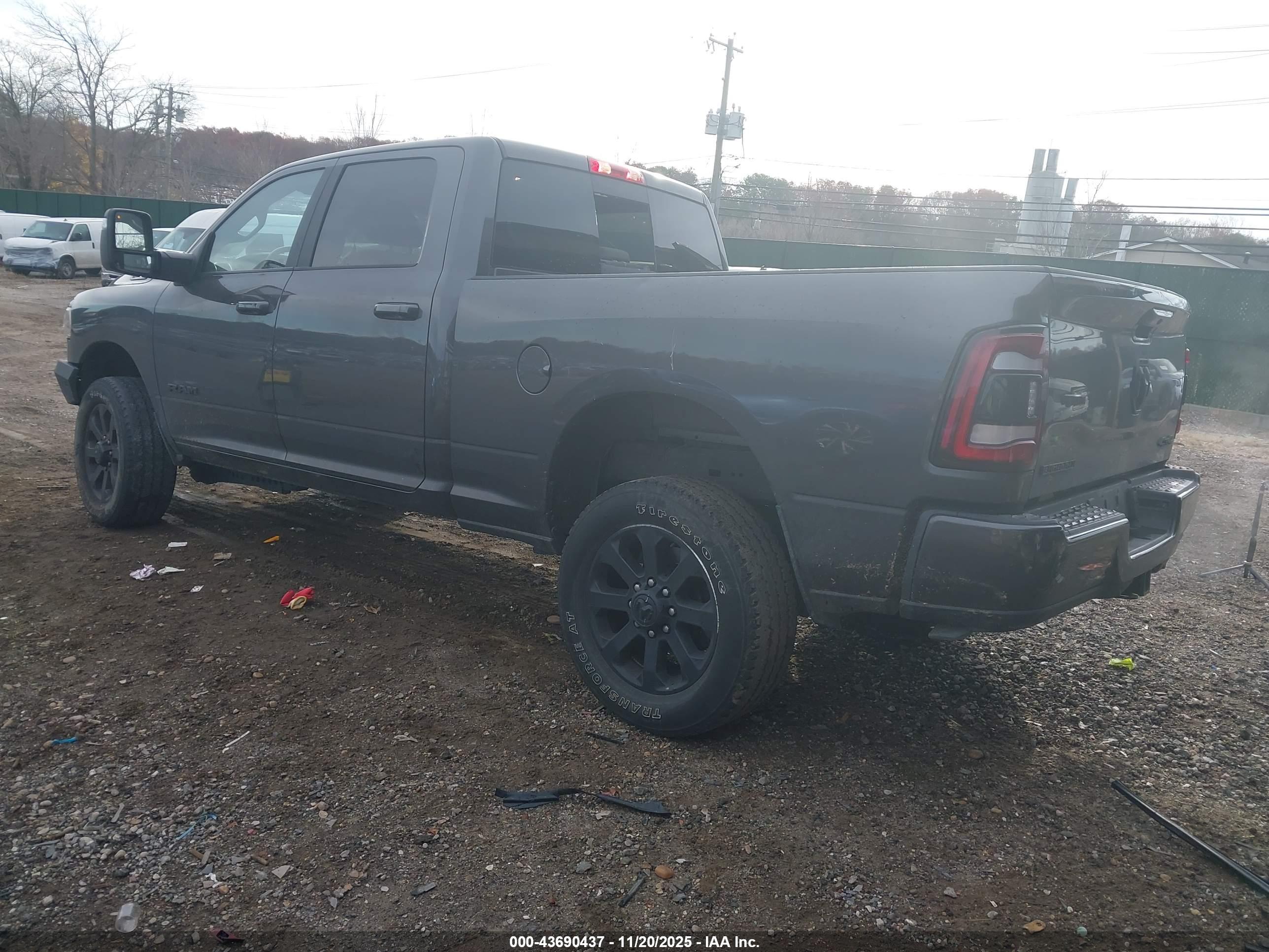 RAM 2500 image 3