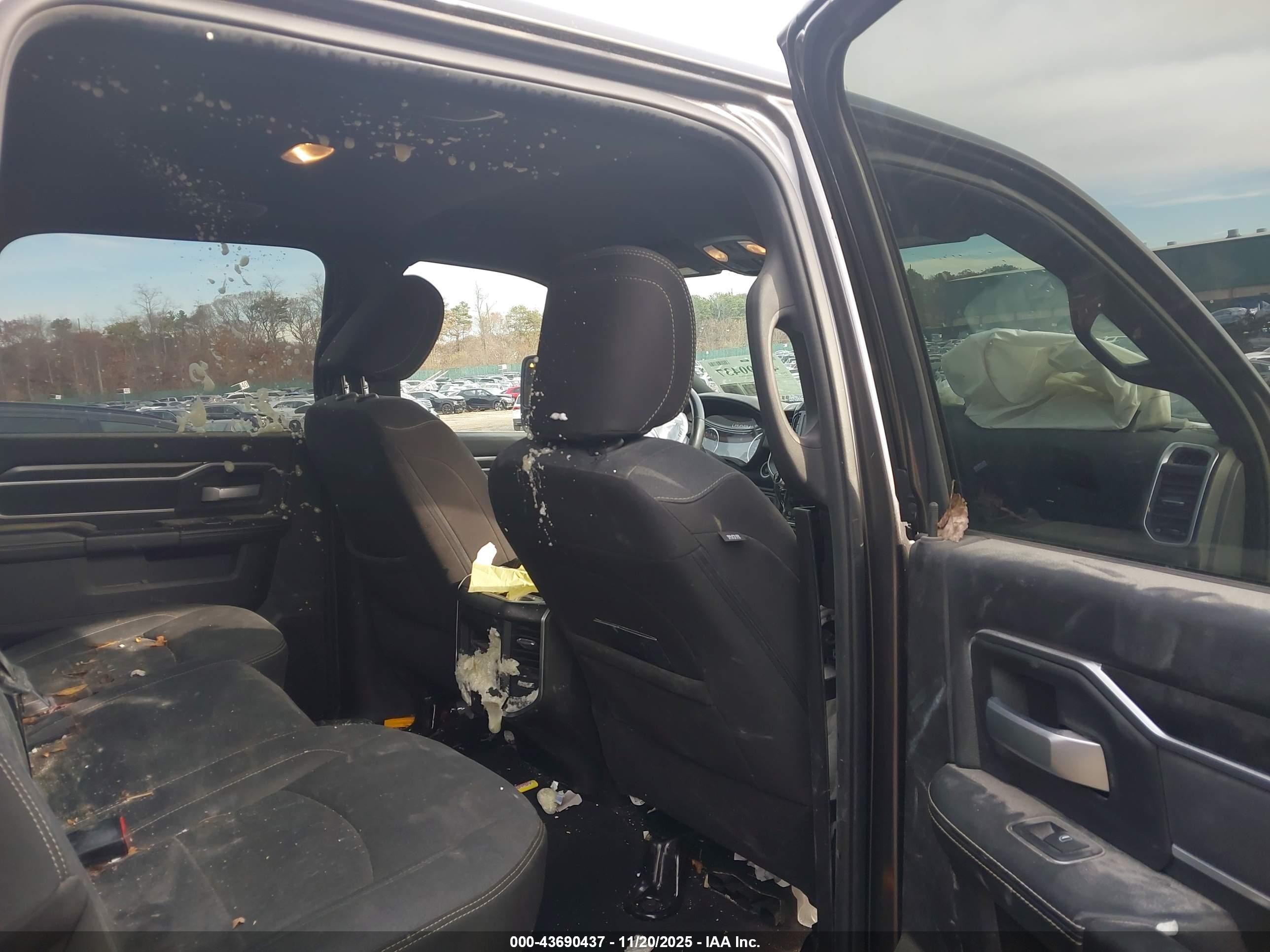 RAM 2500 image 8