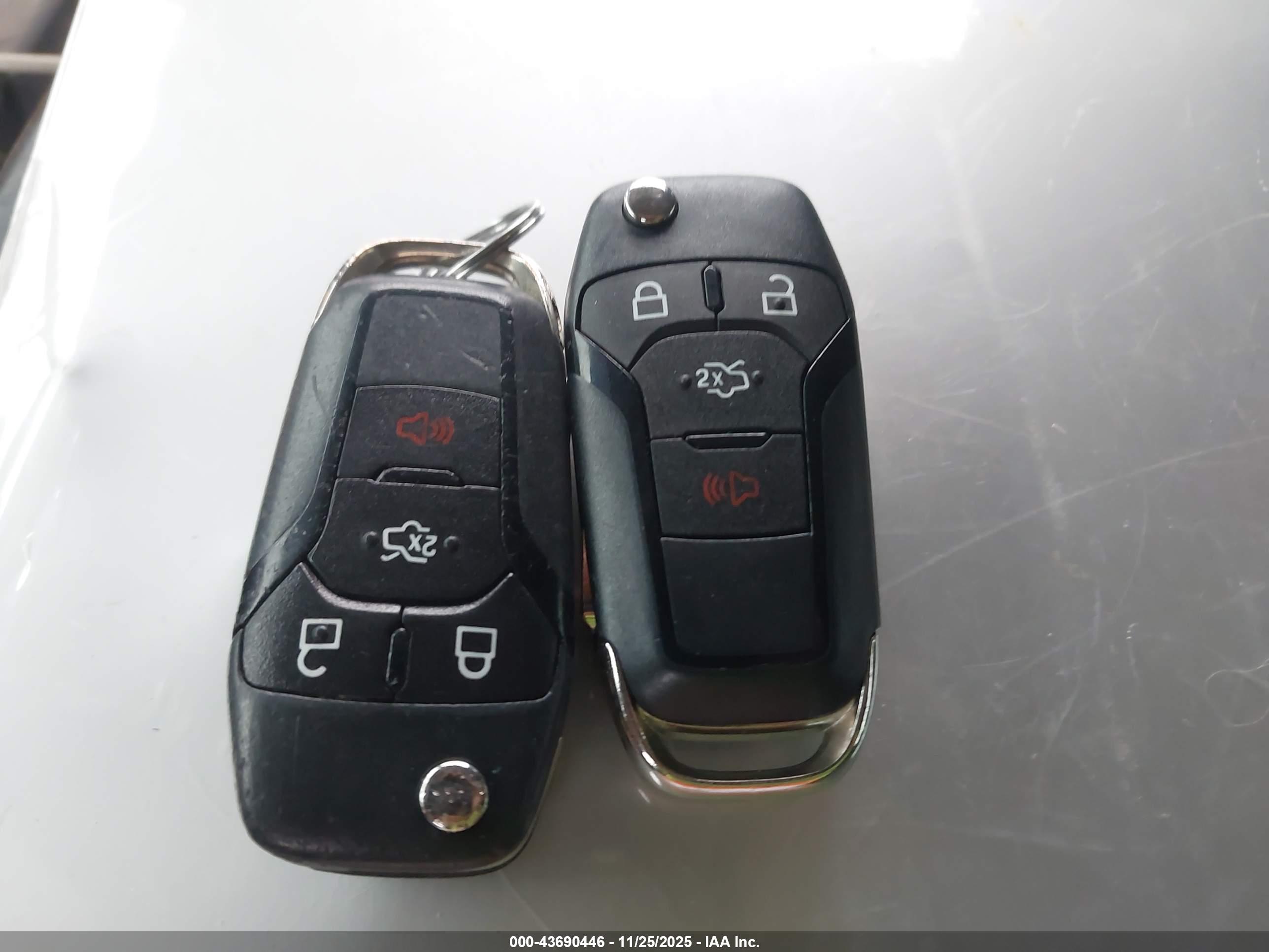 FORD FUSION image 11