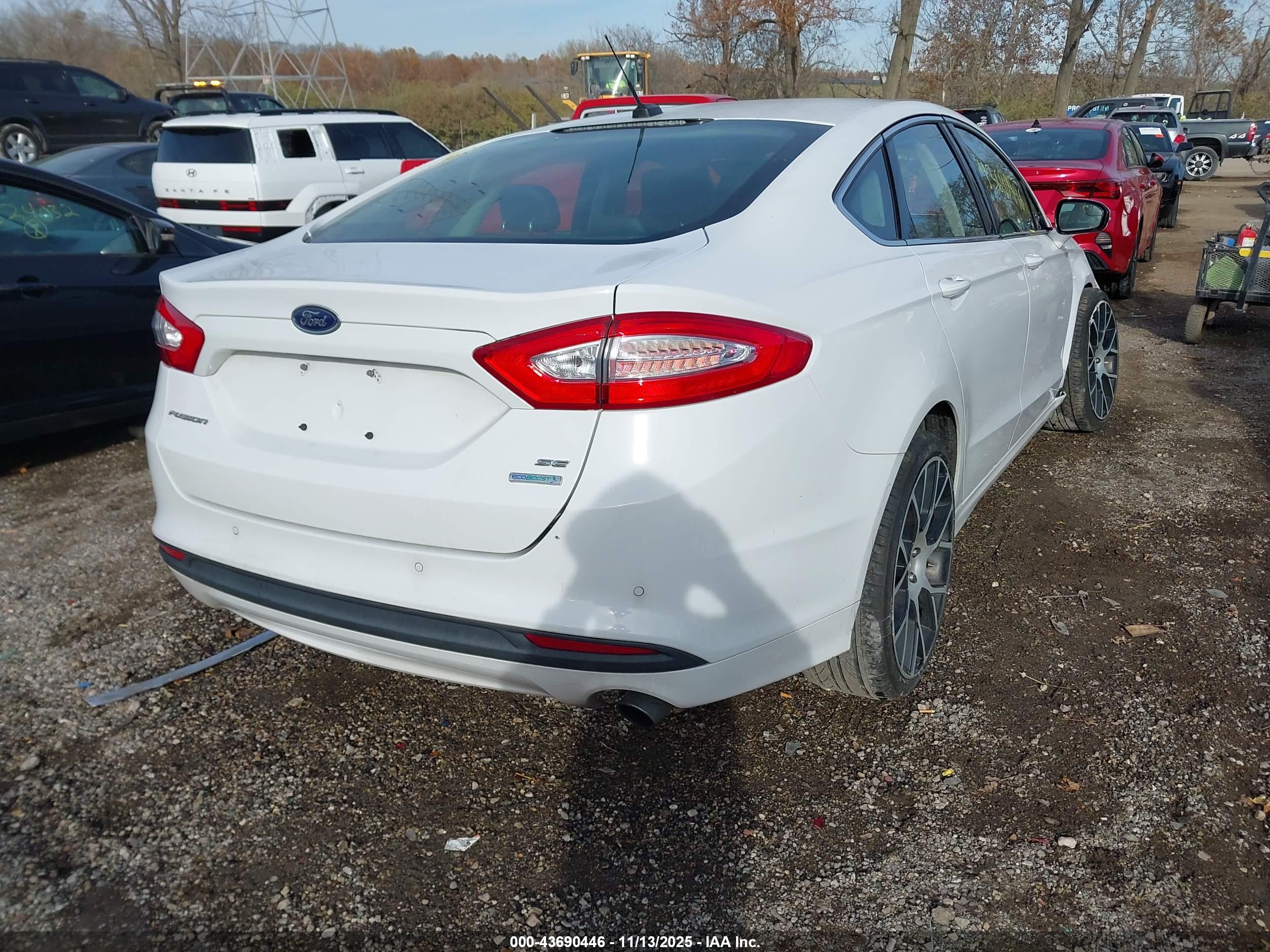 FORD FUSION image 4