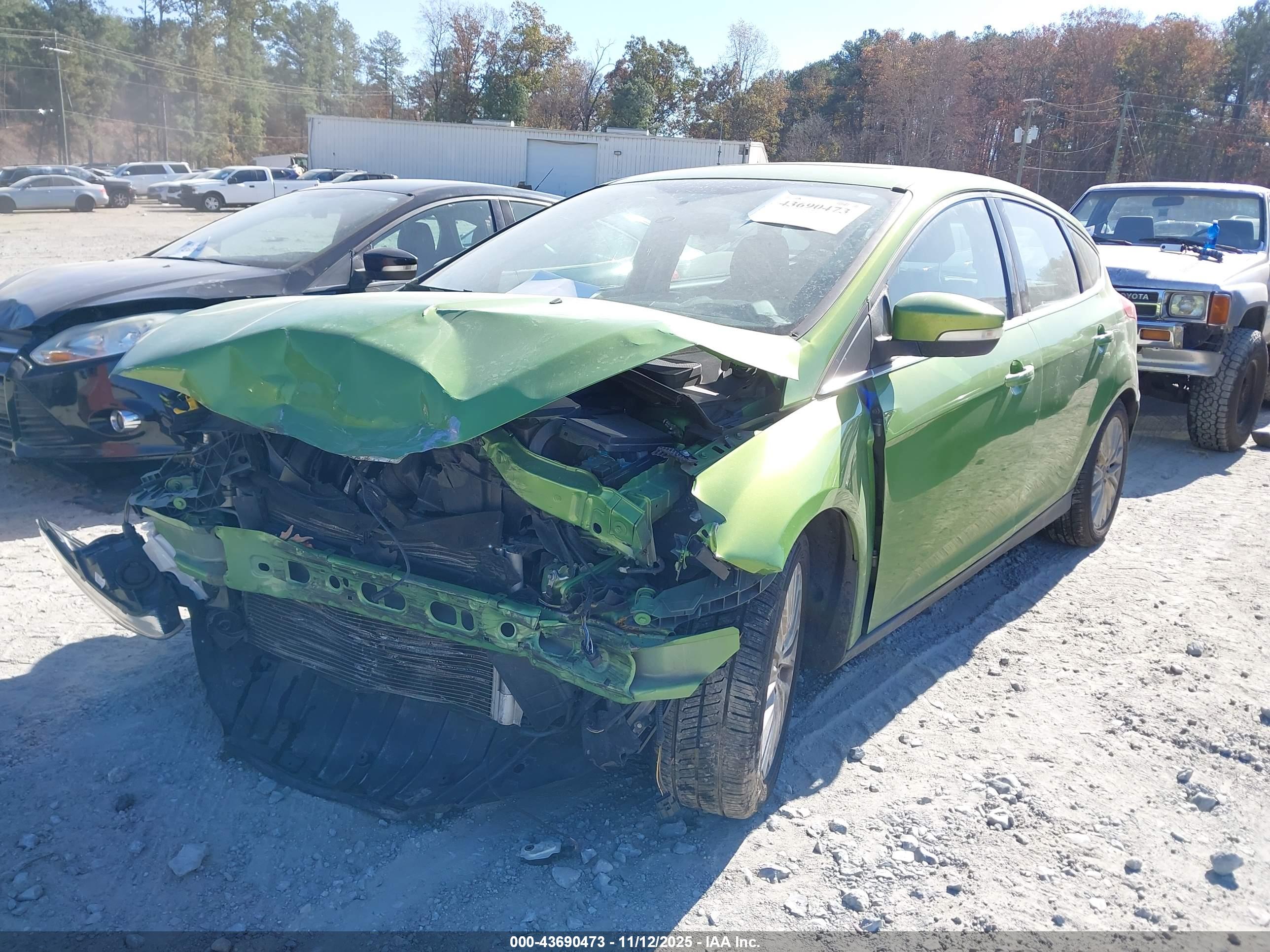 FORD FOCUS image 2