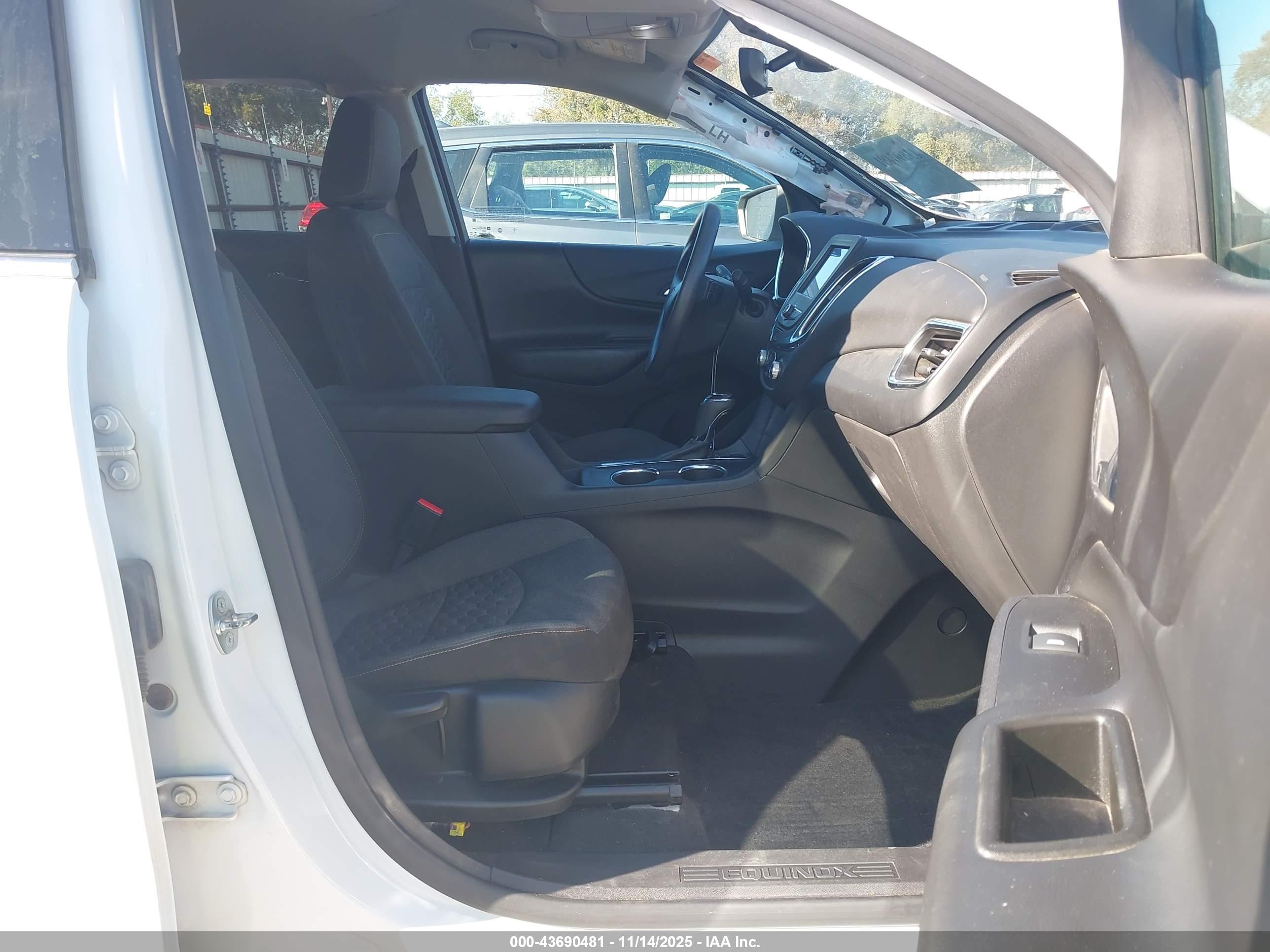 CHEVROLET EQUINOX image 5