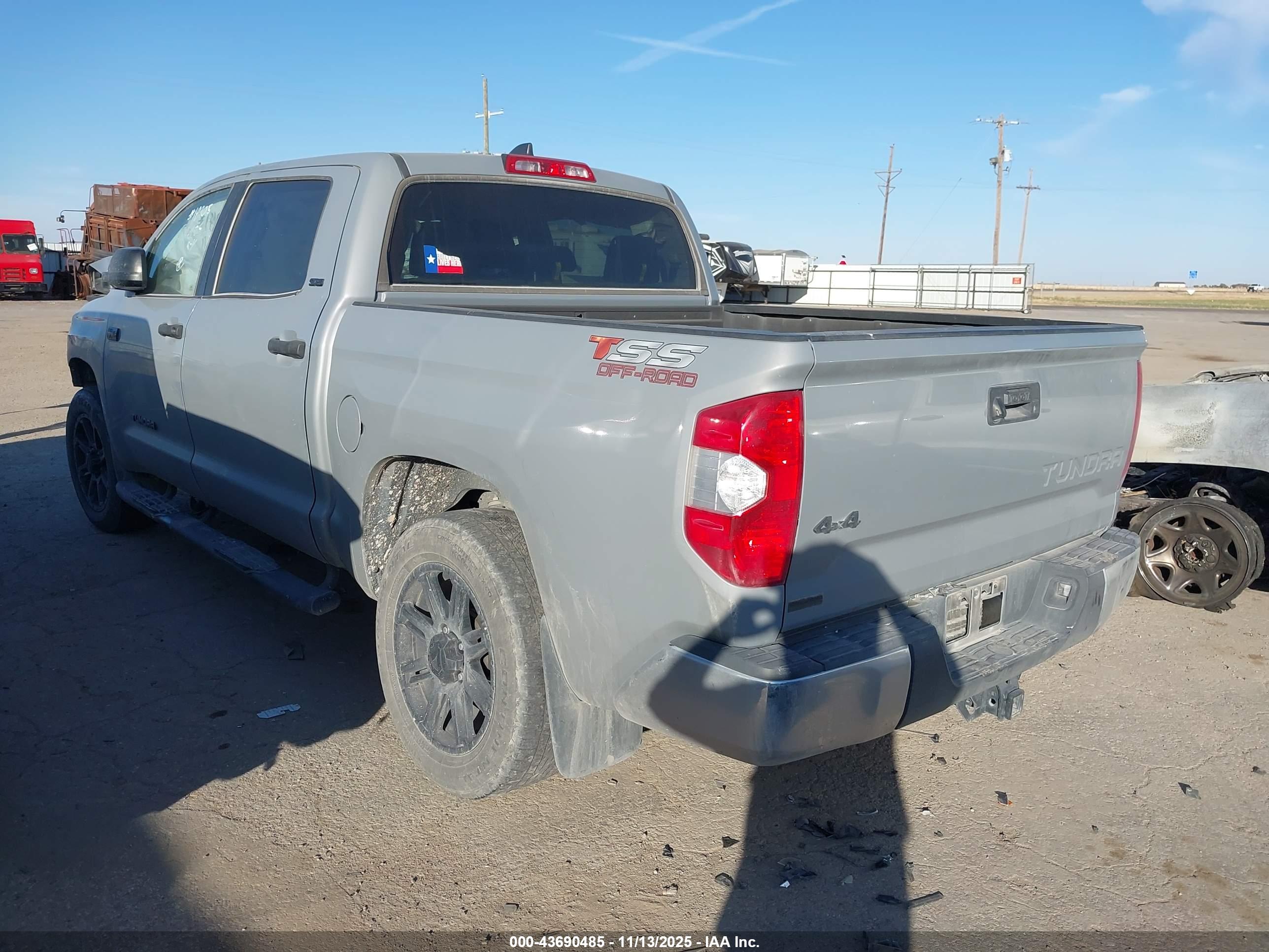 TOYOTA TUNDRA image 3