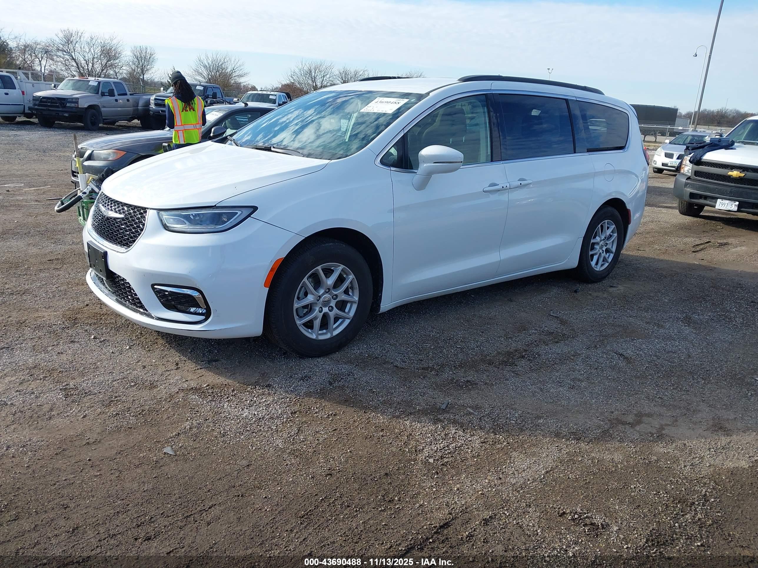 CHRYSLER PACIFICA image 2