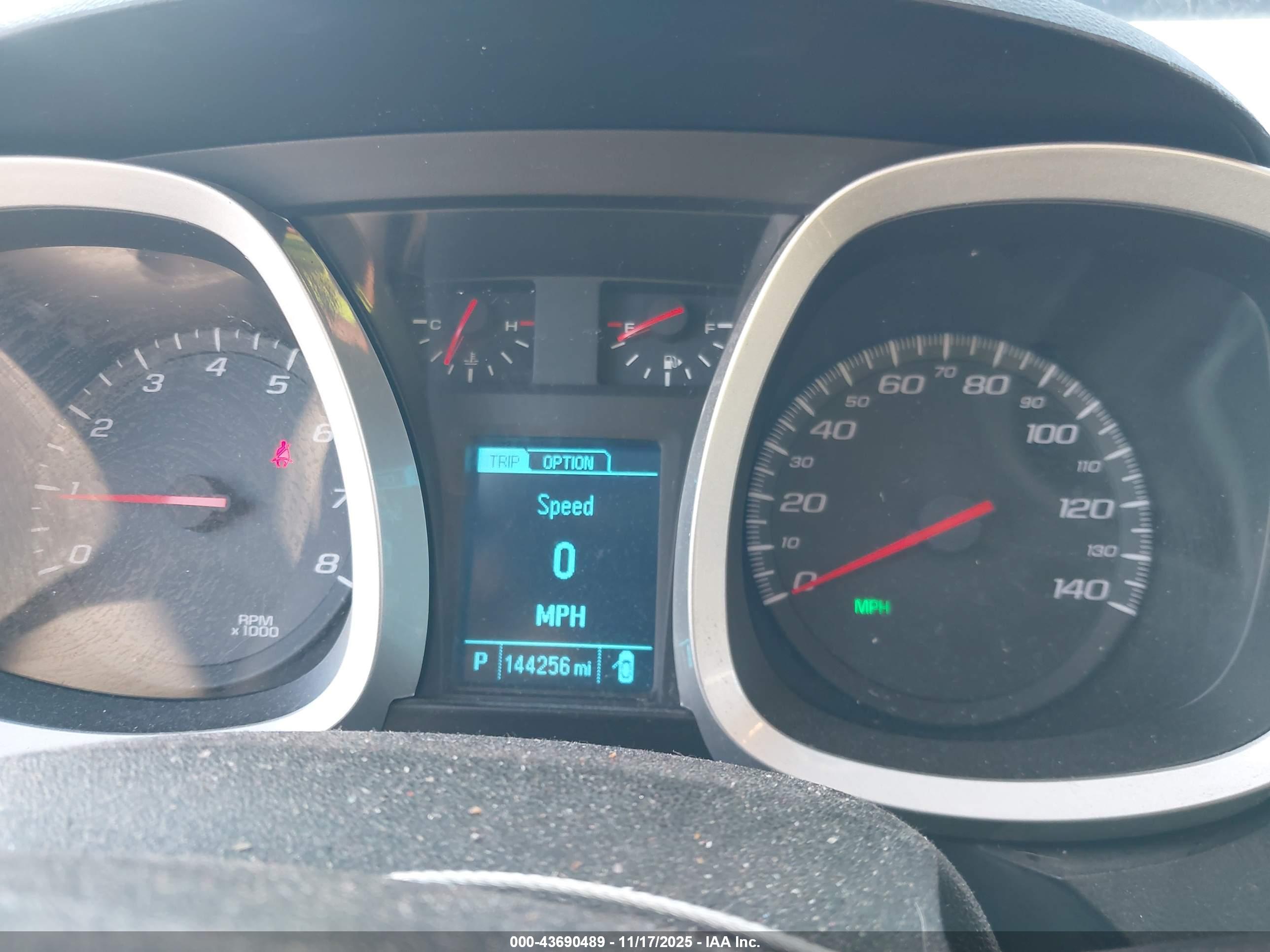 CHEVROLET EQUINOX image 7