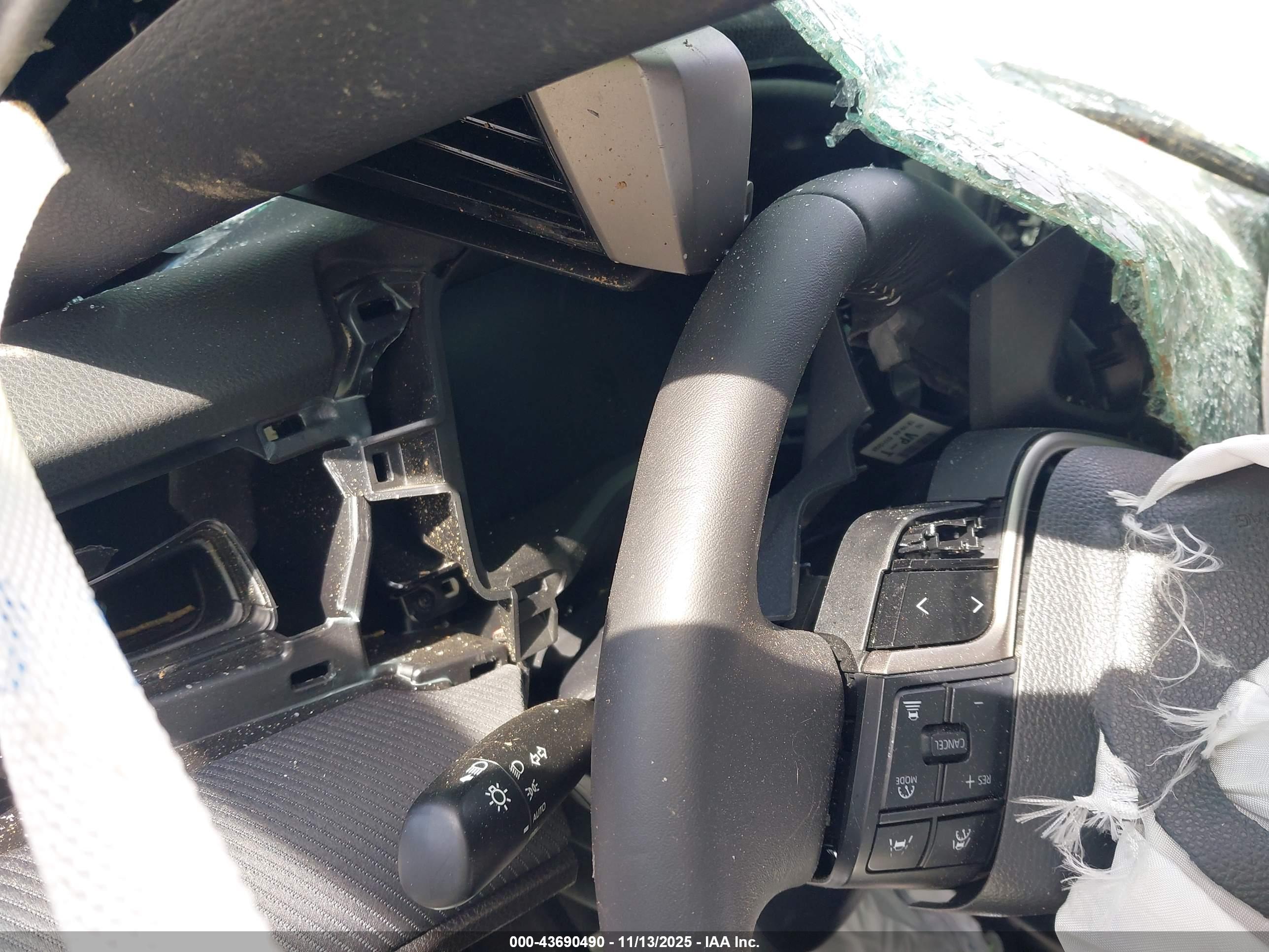 TOYOTA CAMRY image 7