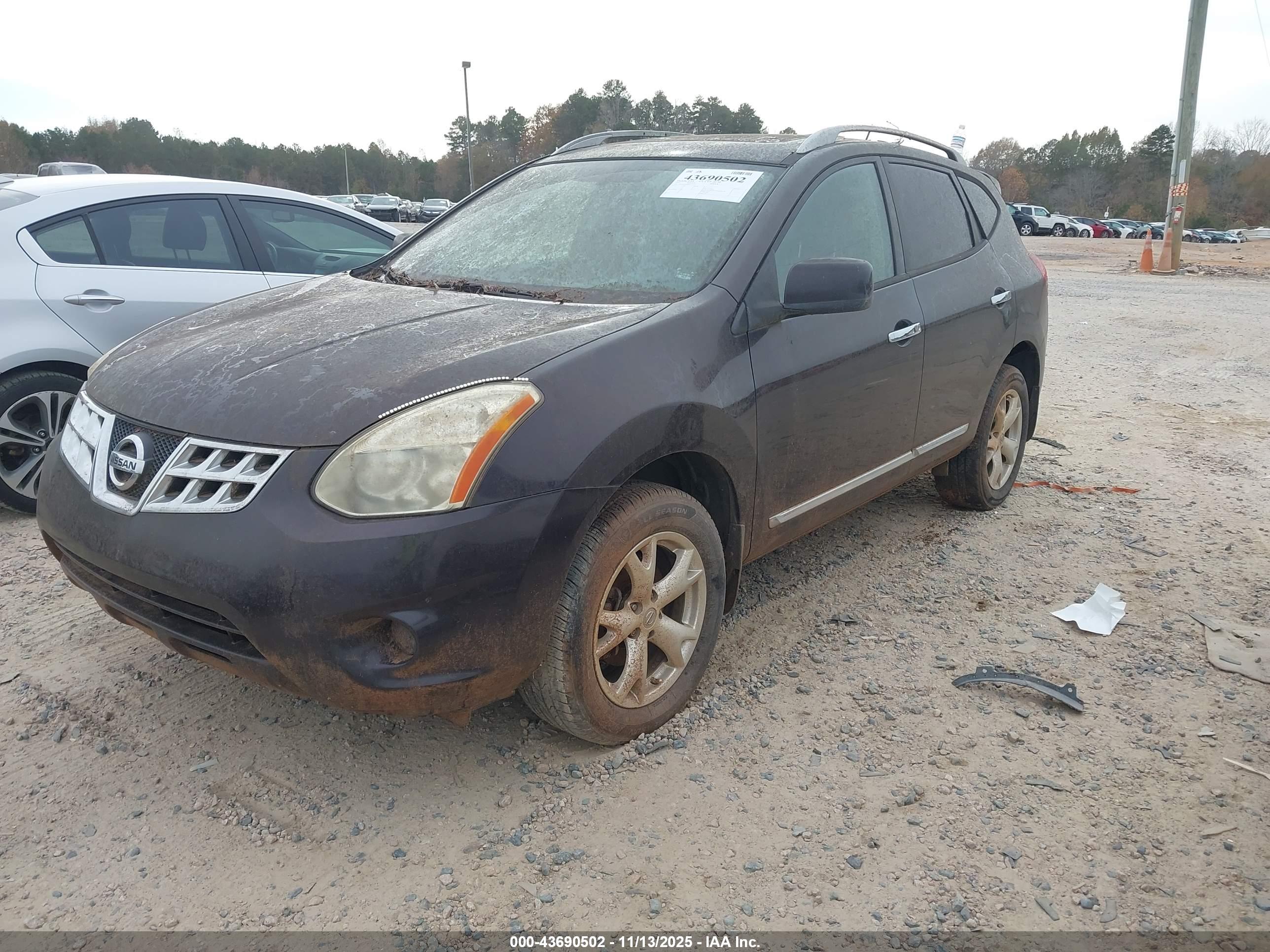NISSAN ROGUE image 2