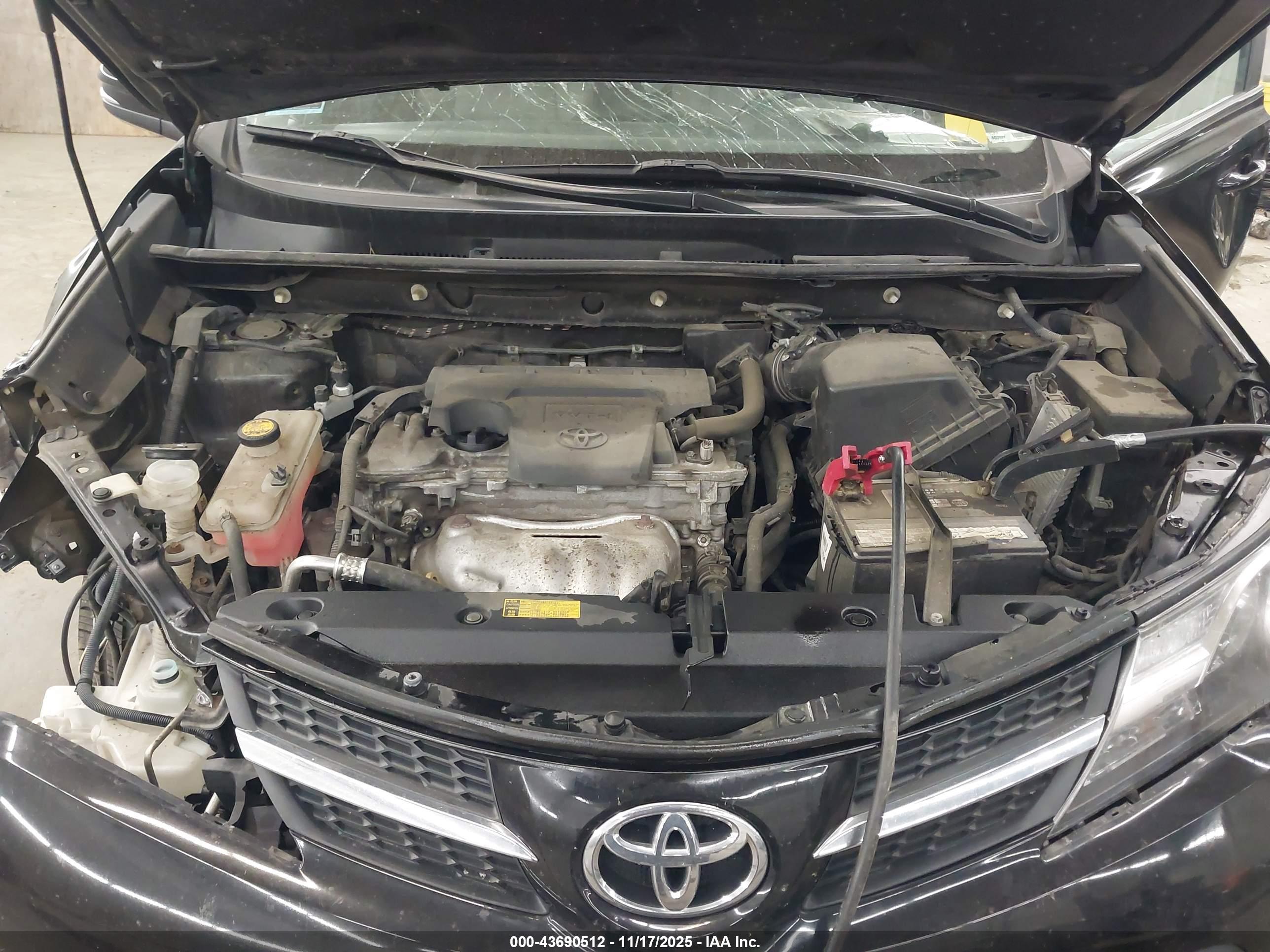TOYOTA RAV4 image 10