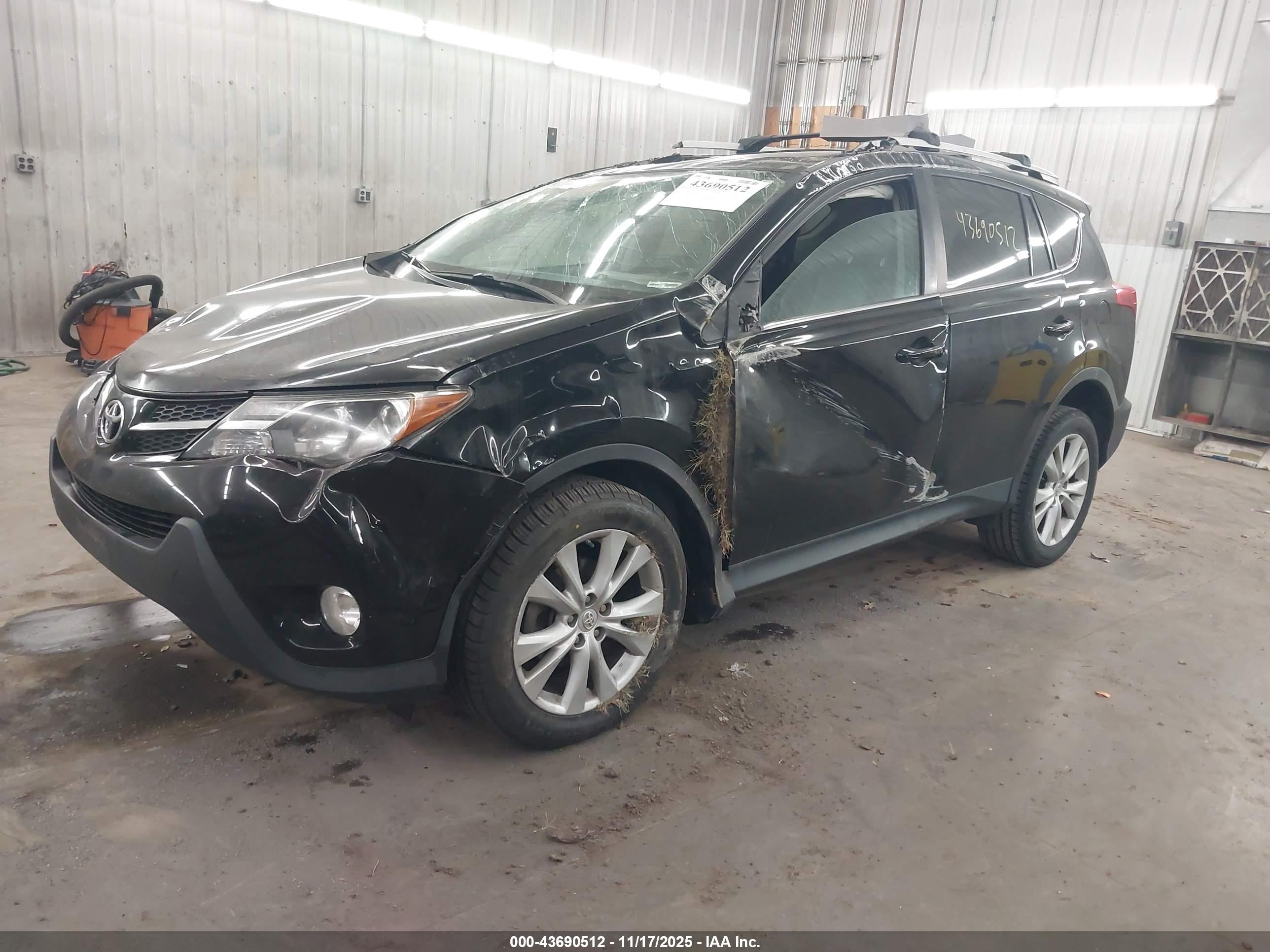 TOYOTA RAV4 image 2
