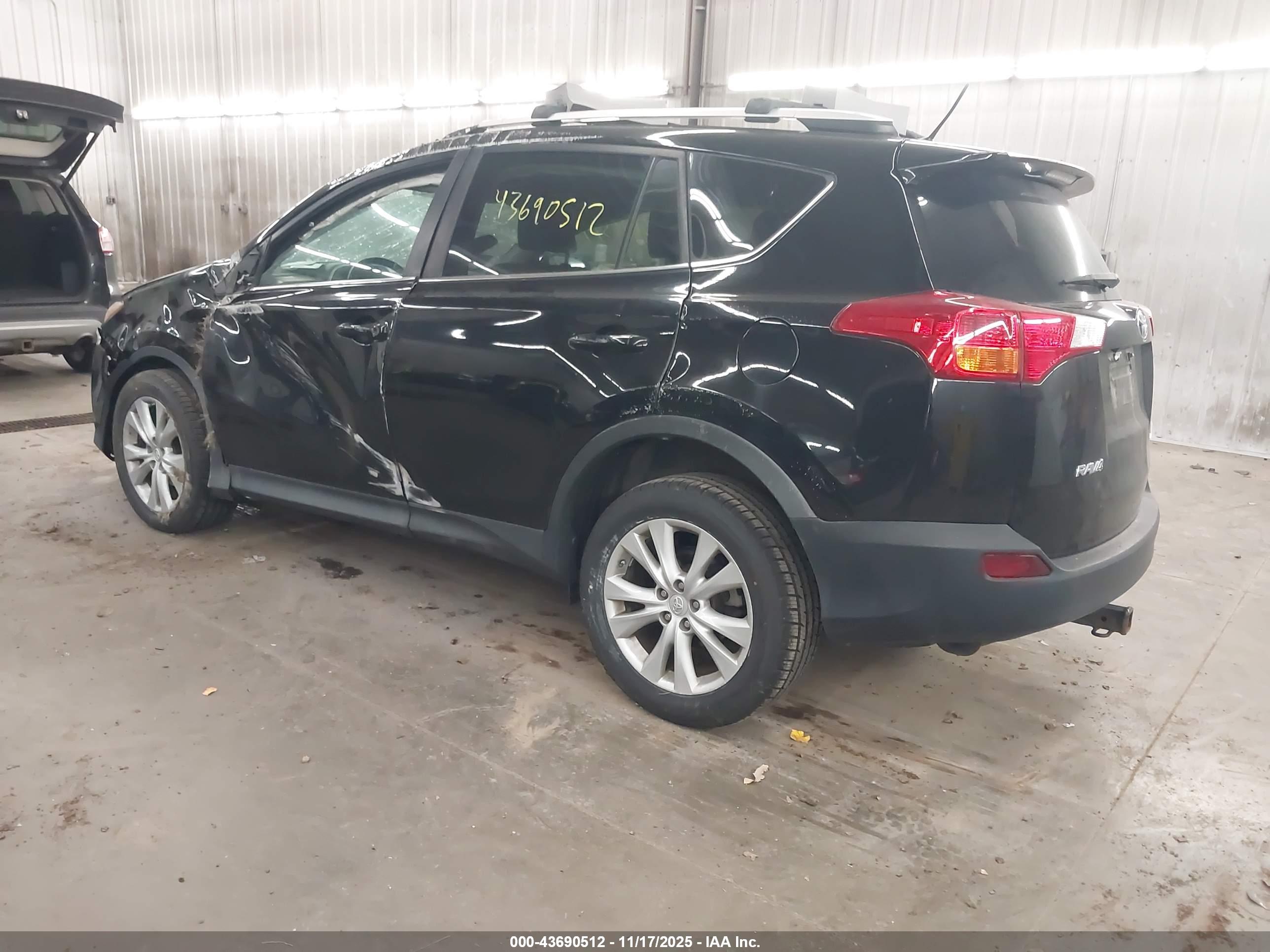 TOYOTA RAV4 image 3