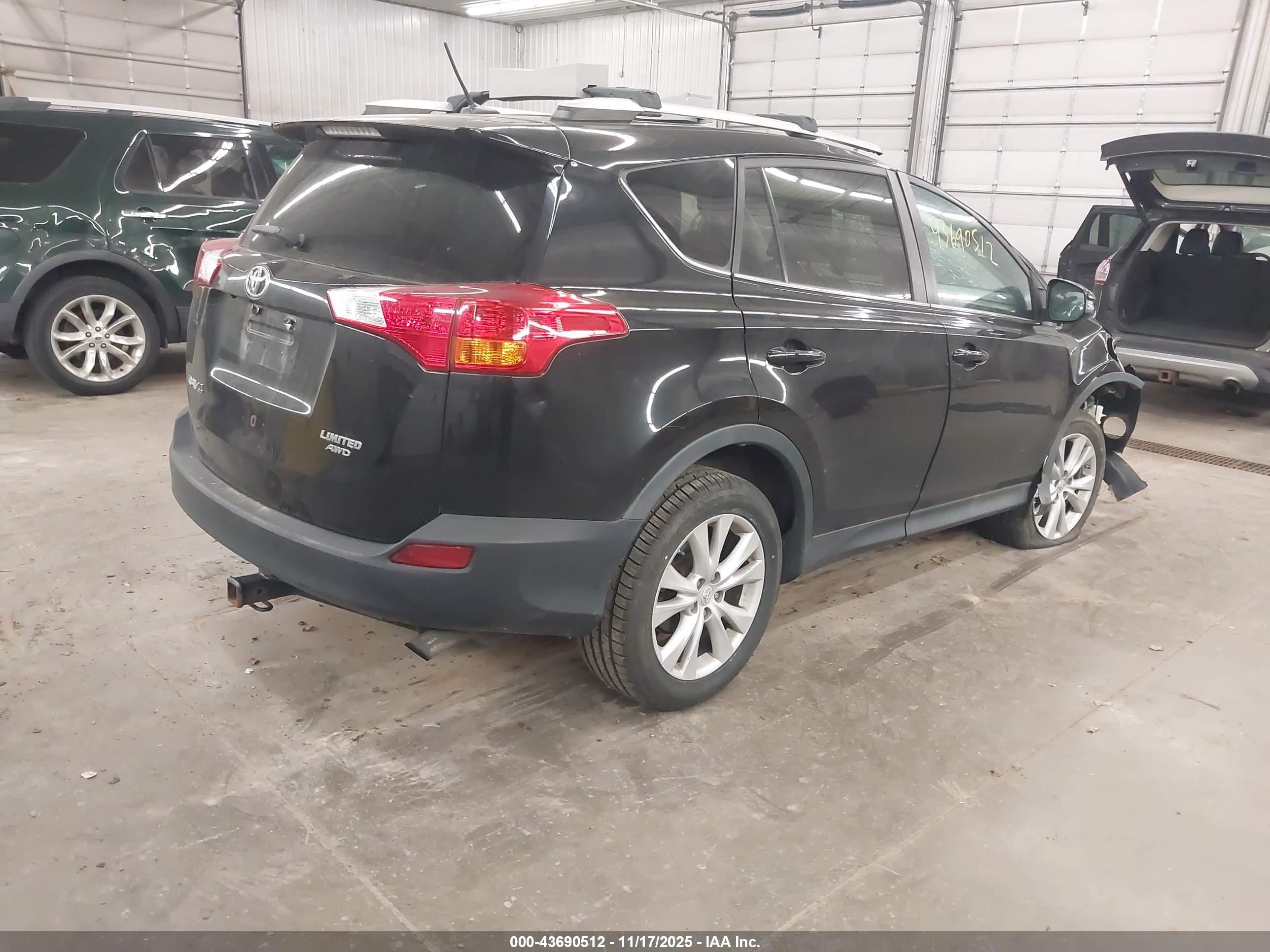 TOYOTA RAV4 image 4