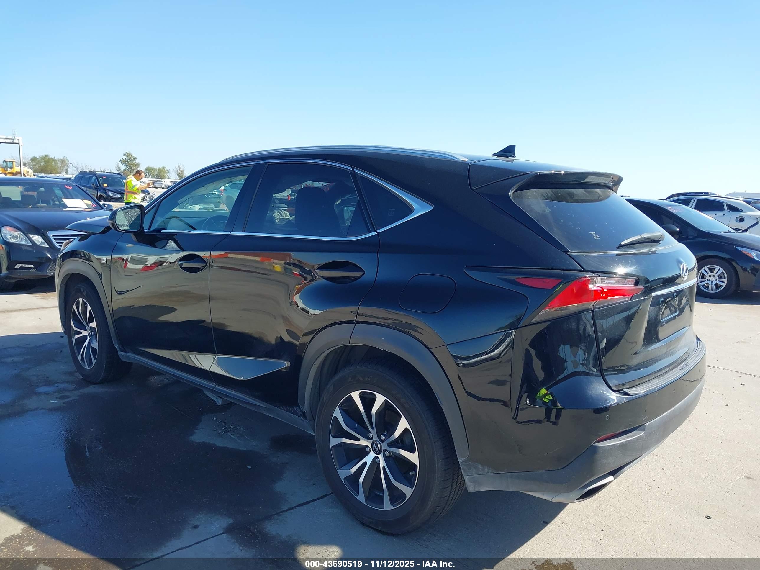 LEXUS NX image 3