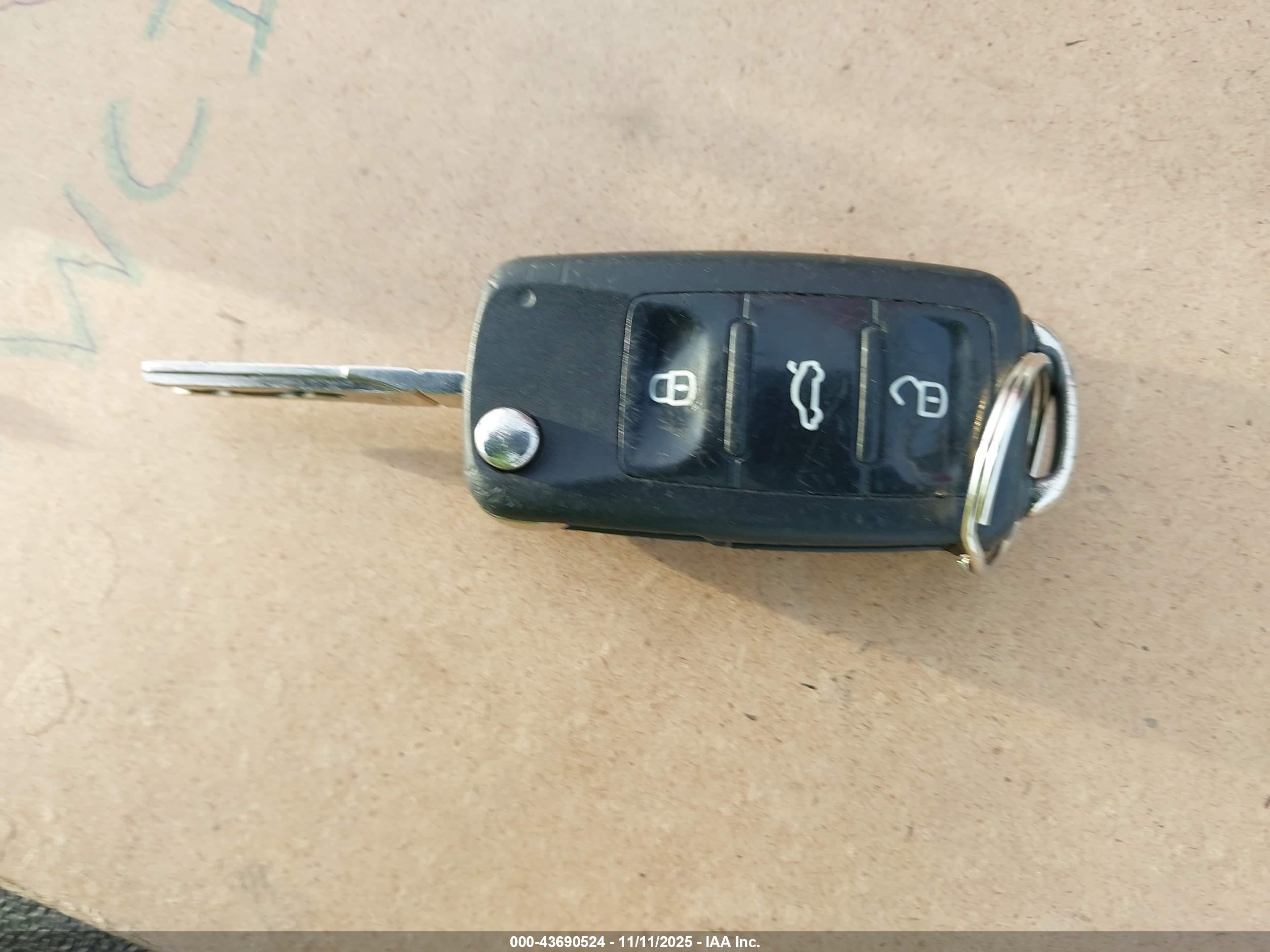VOLKSWAGEN PASSAT image 11