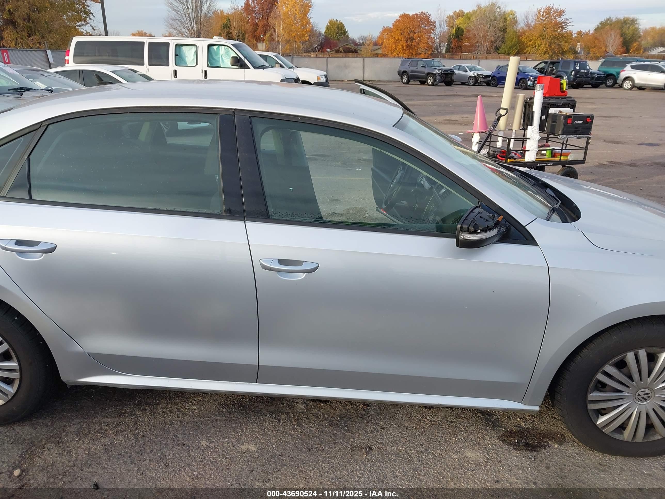 VOLKSWAGEN PASSAT image 6