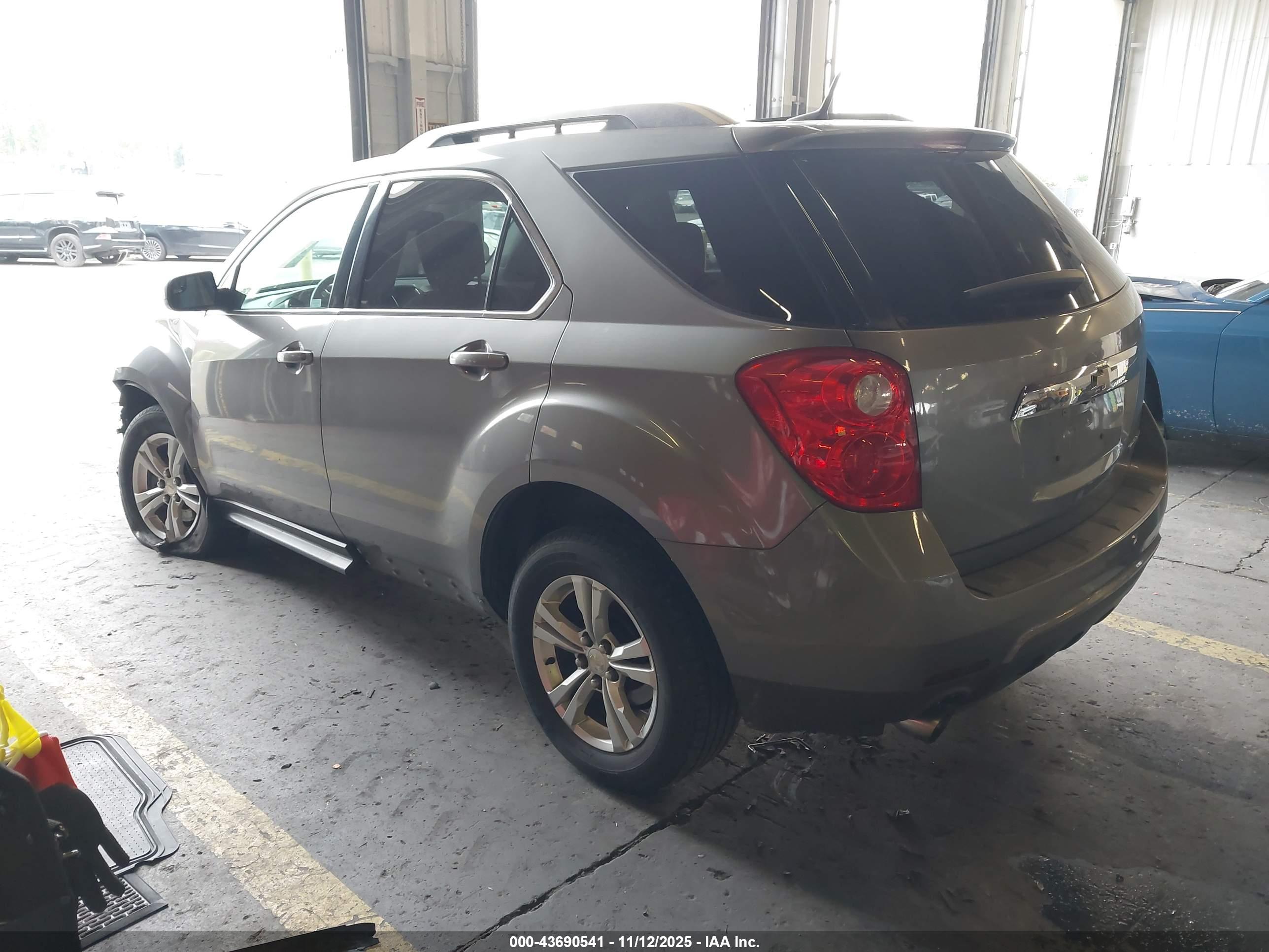 CHEVROLET EQUINOX image 3