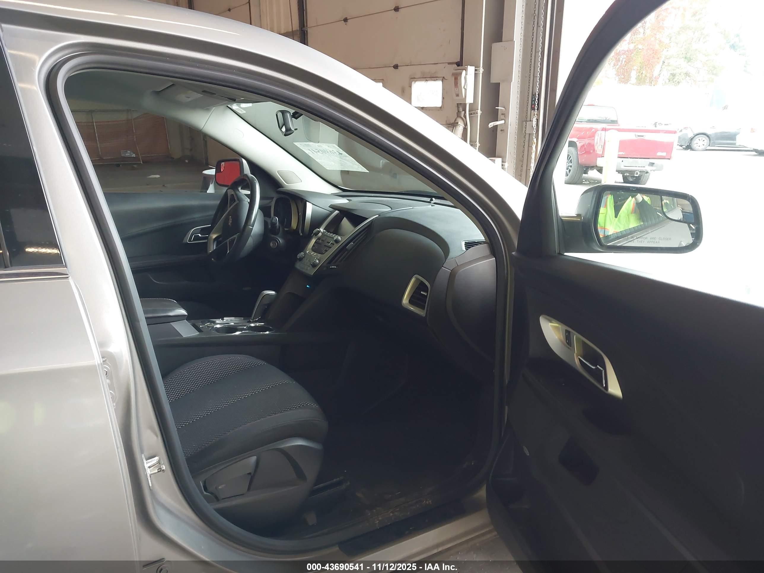 CHEVROLET EQUINOX image 5