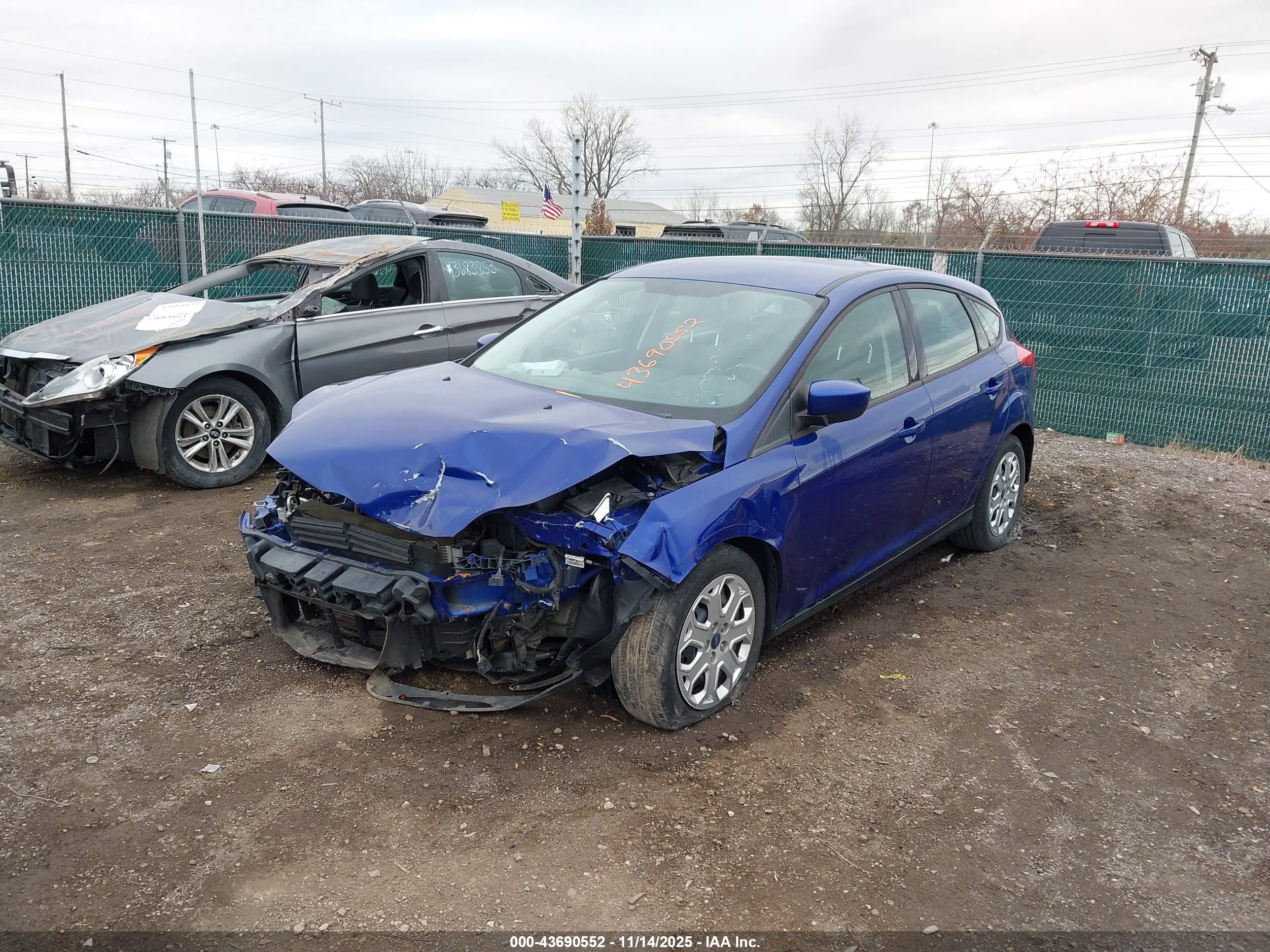 FORD FOCUS image 2