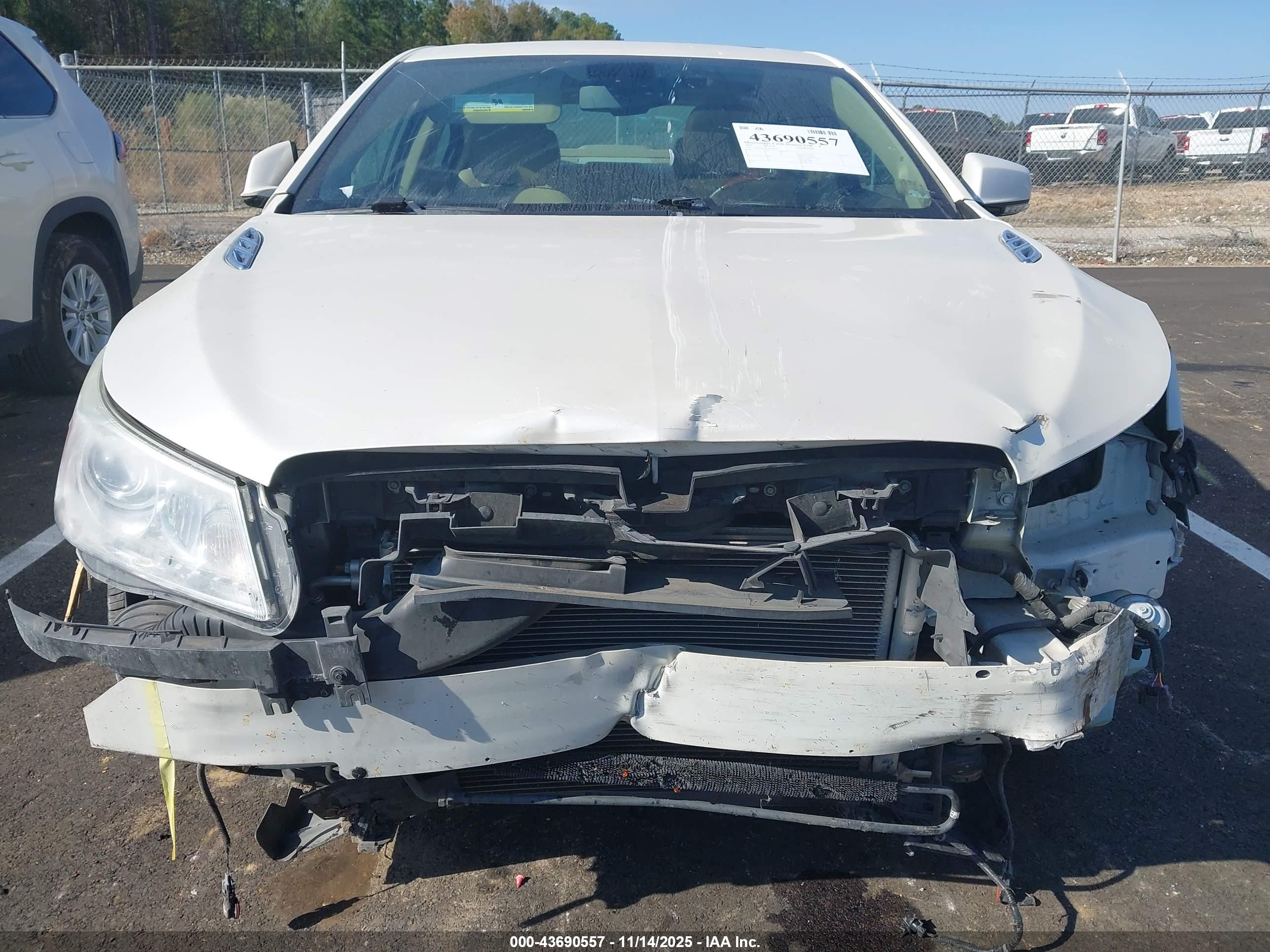 BUICK LACROSSE image 6