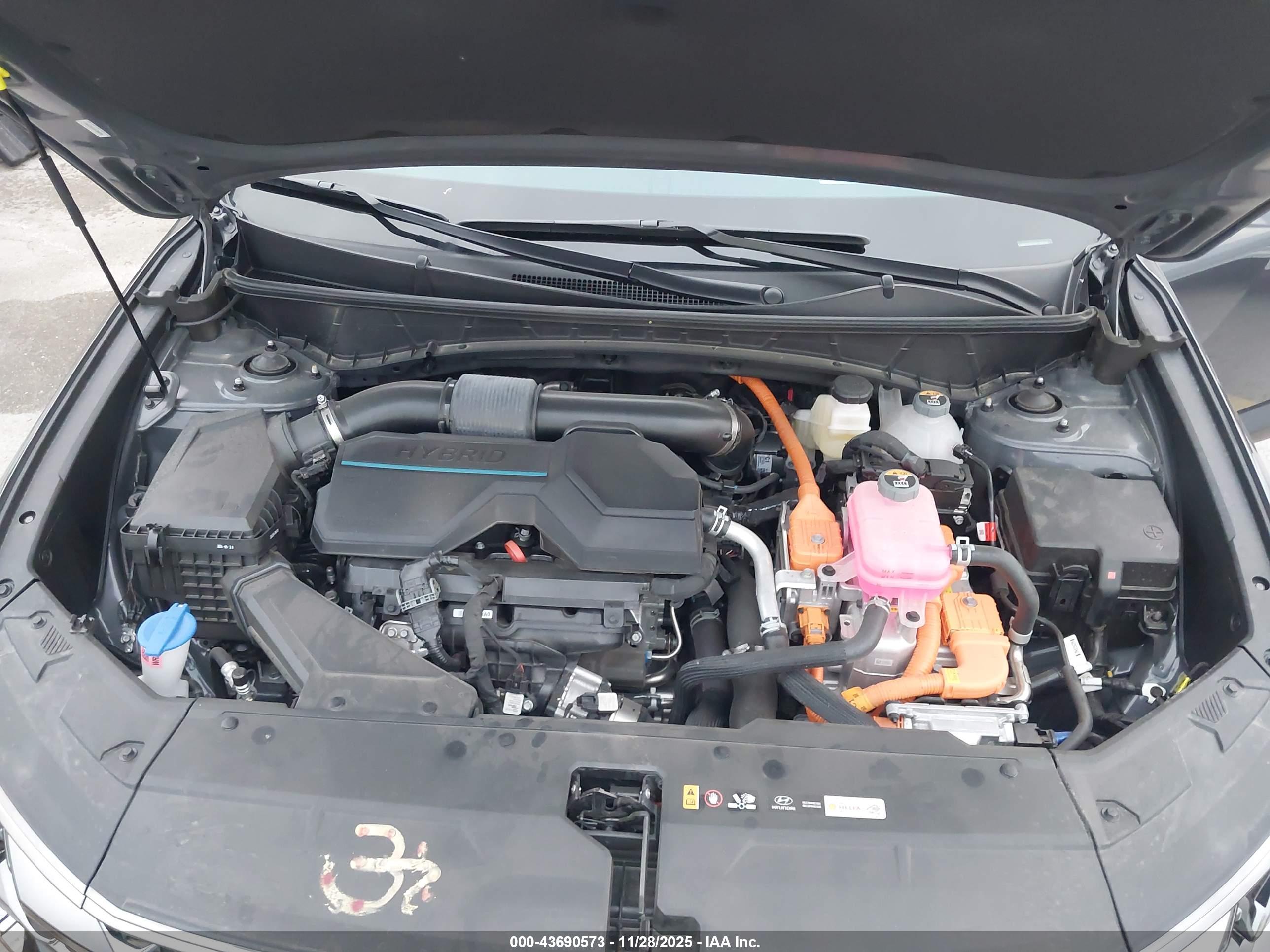 HYUNDAI TUCSON image 10