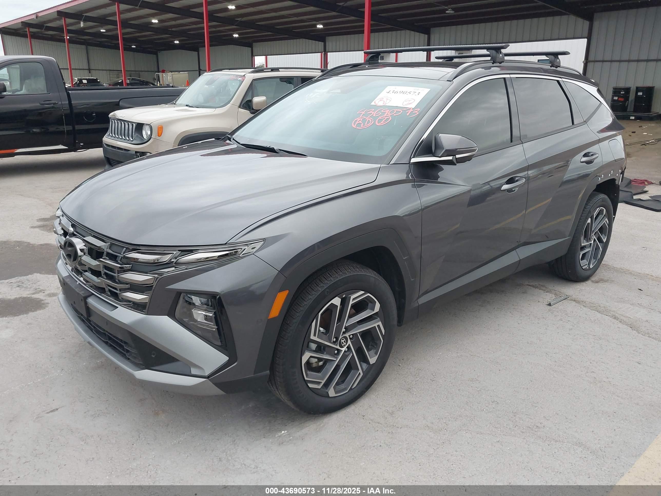 HYUNDAI TUCSON image 2