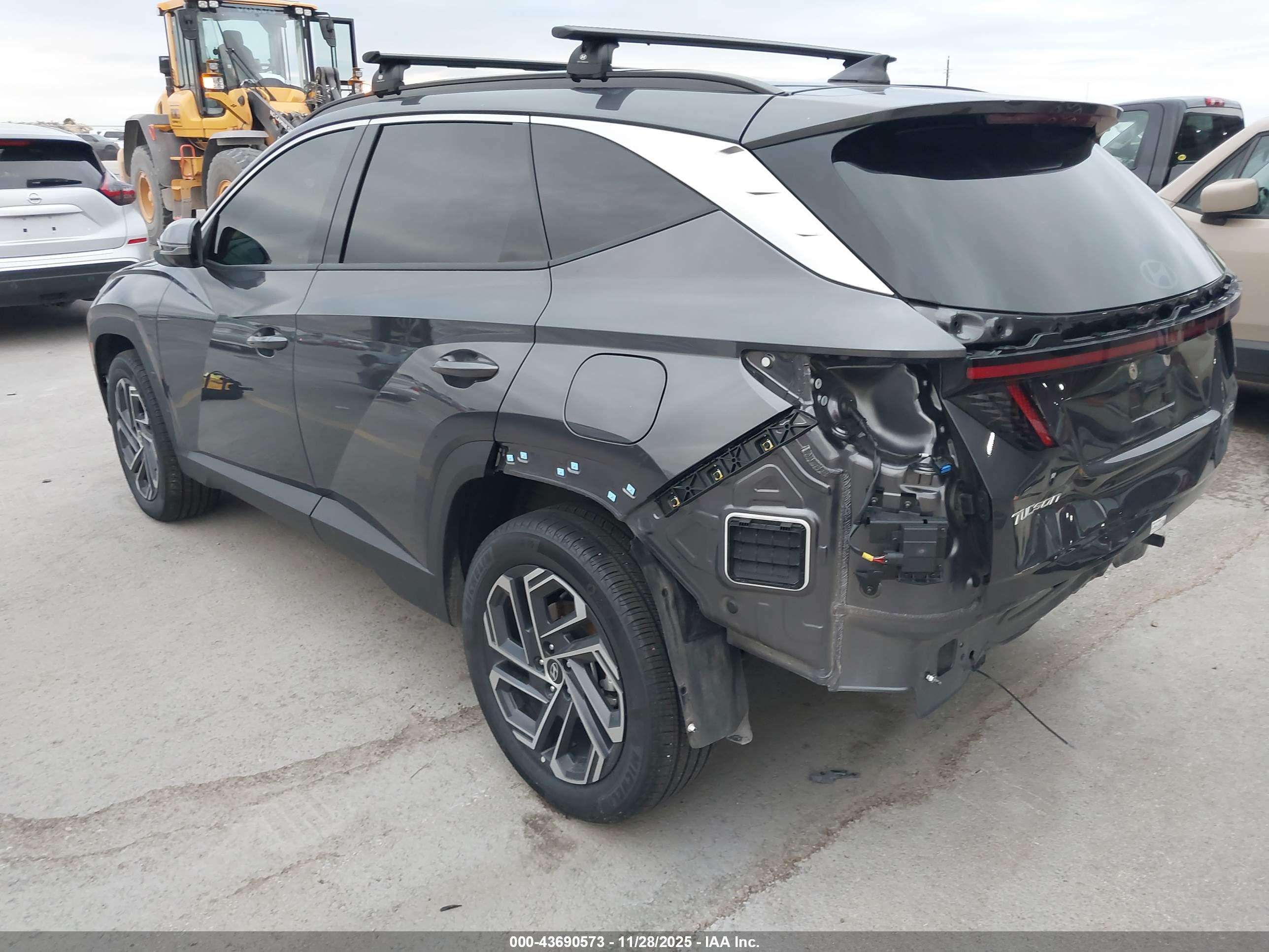 HYUNDAI TUCSON image 3