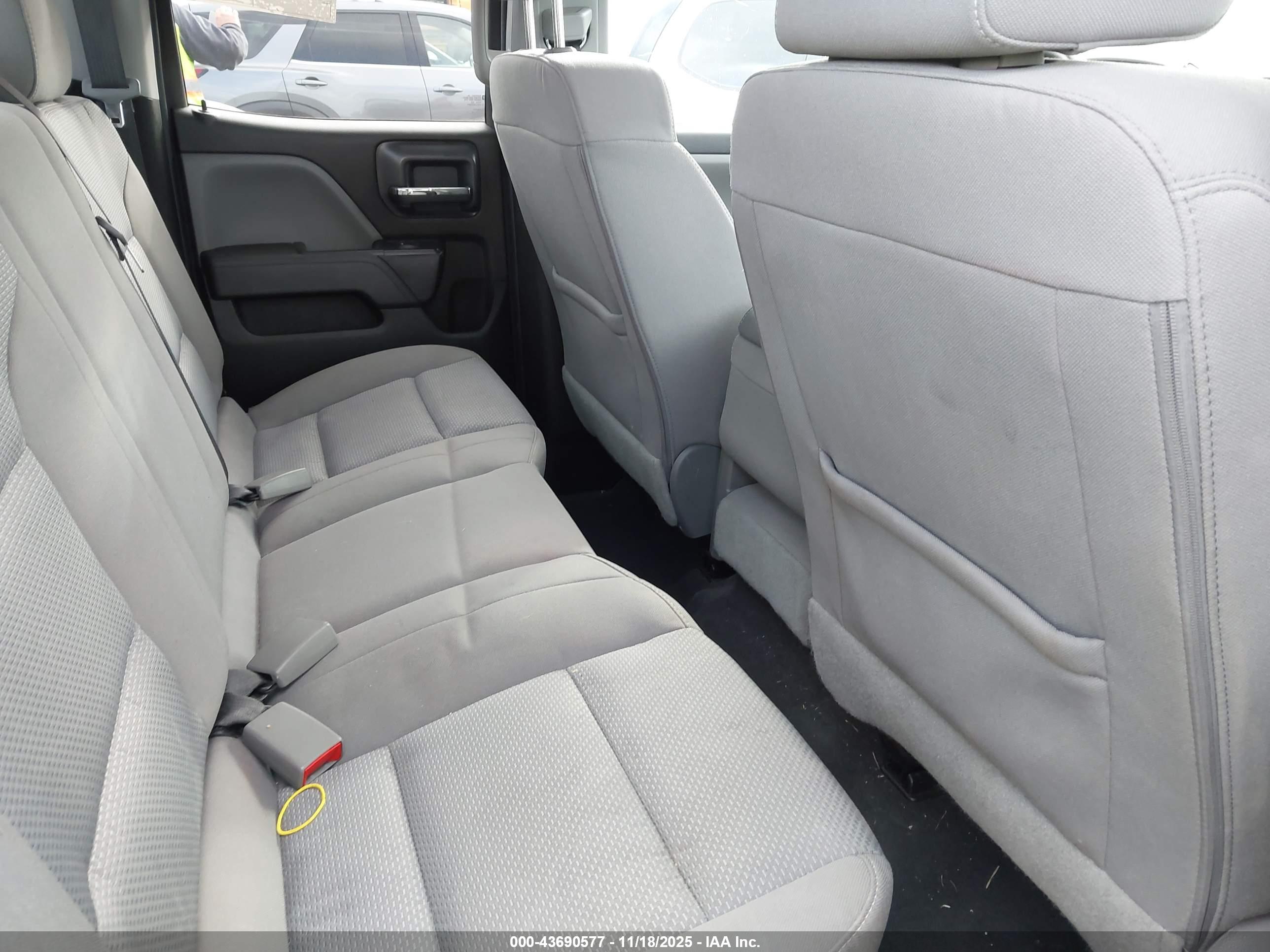 CHEVROLET SILVERADO image 8