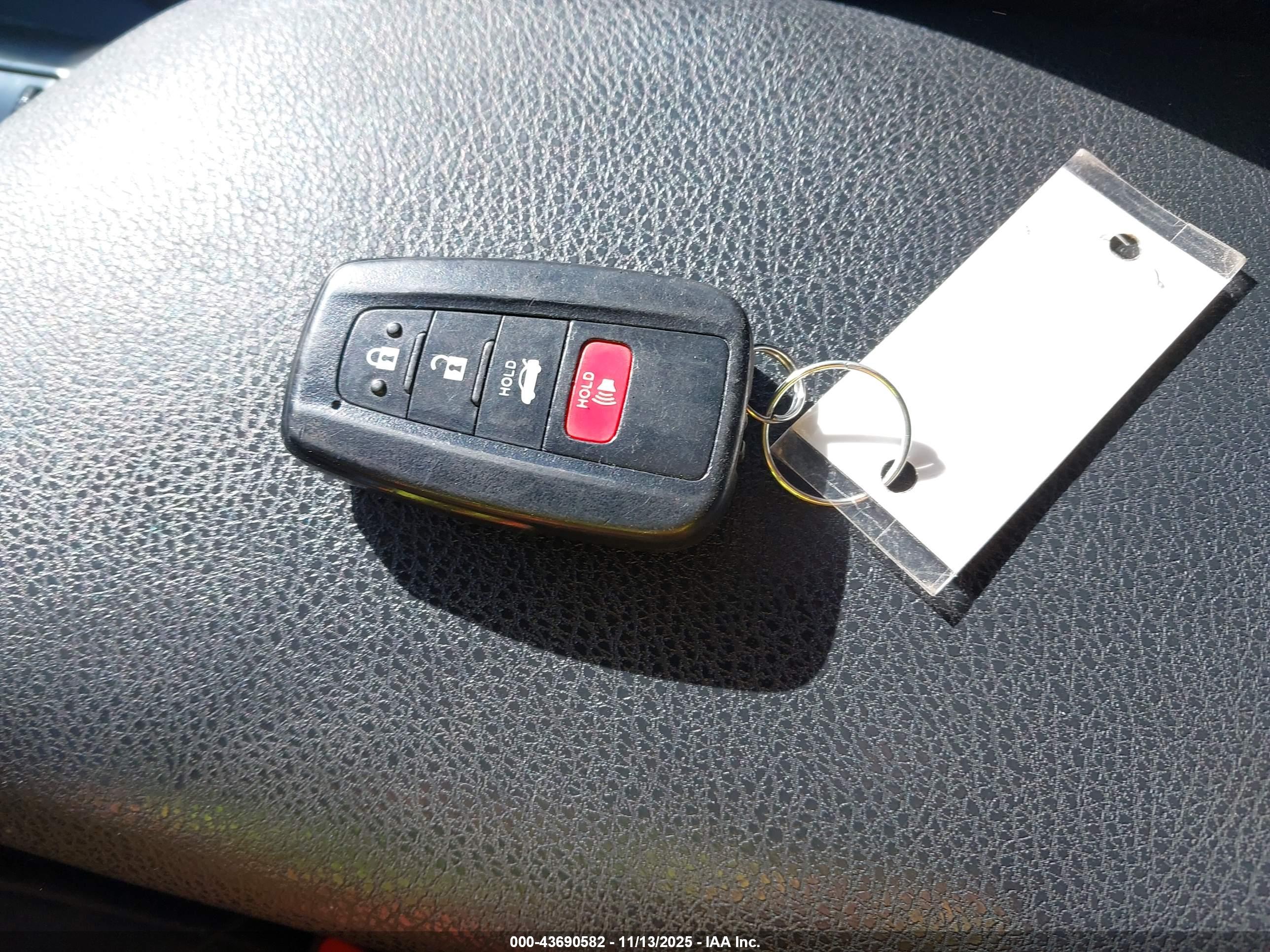 TOYOTA CAMRY image 11