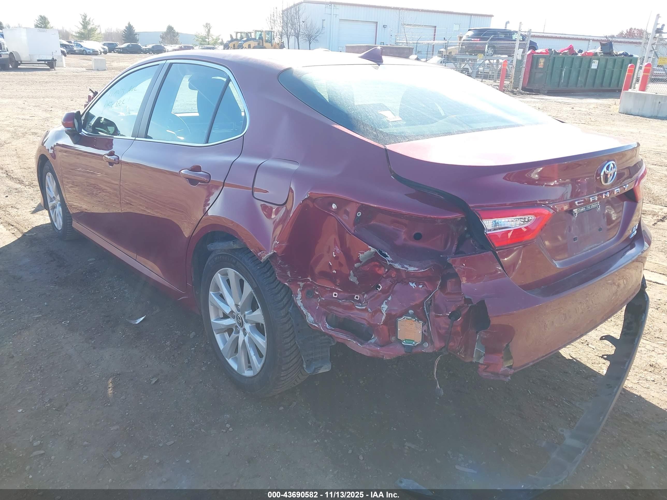 TOYOTA CAMRY image 3