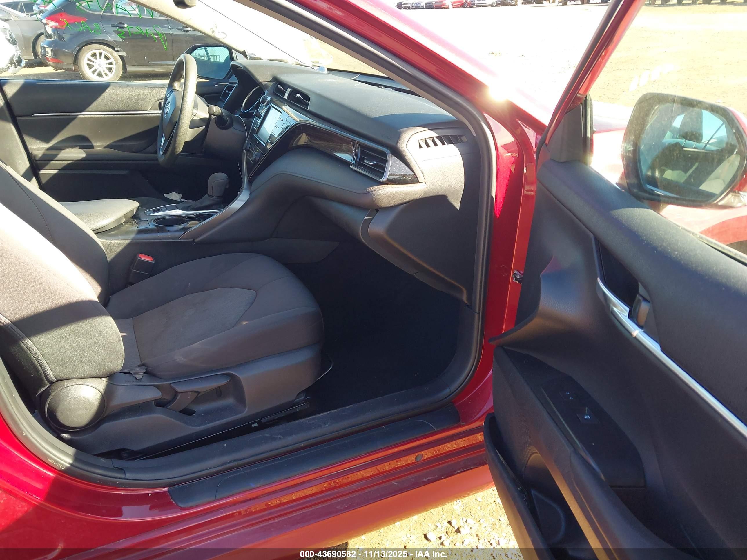 TOYOTA CAMRY image 5