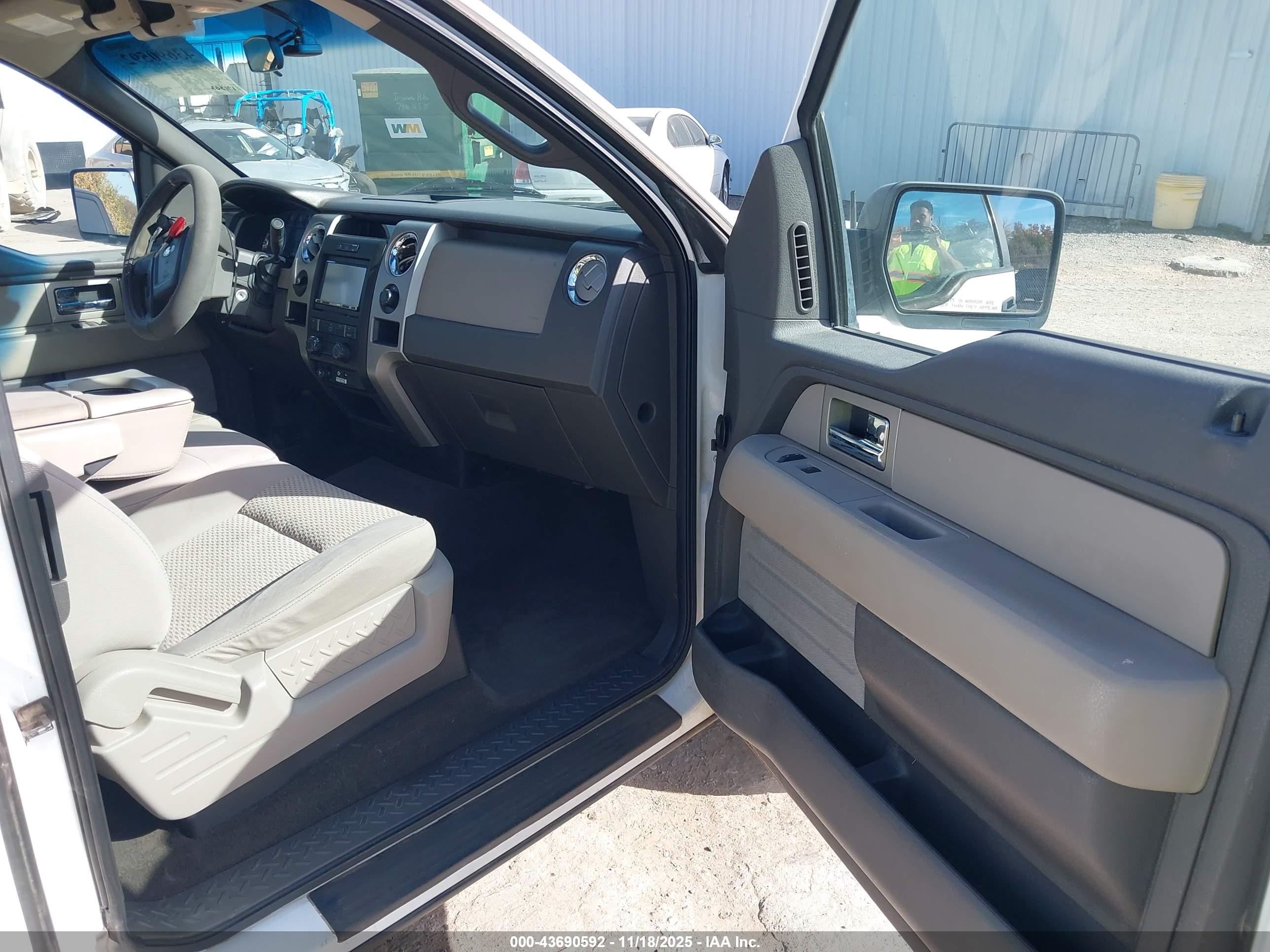 FORD F-150 image 5