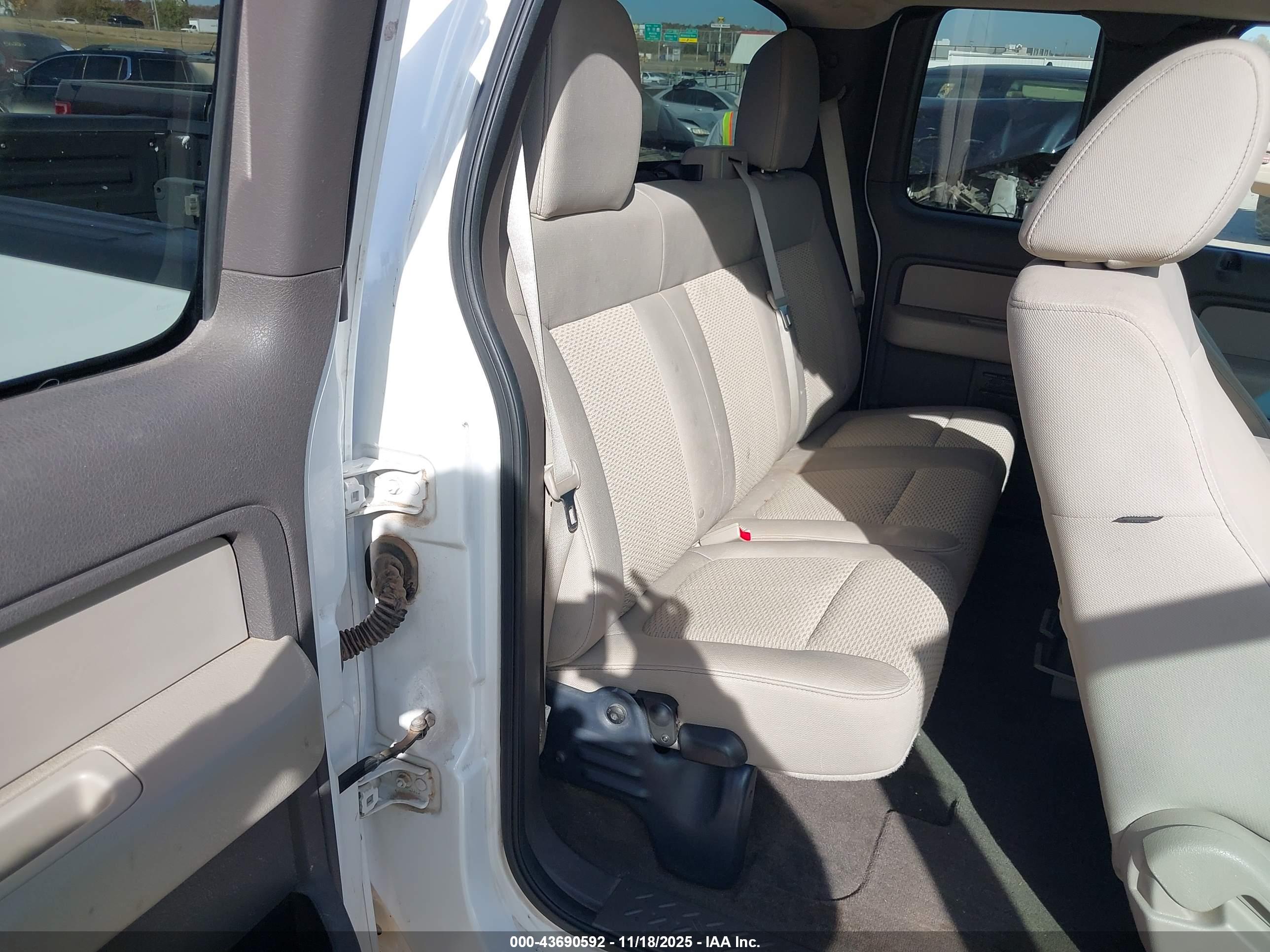 FORD F-150 image 8