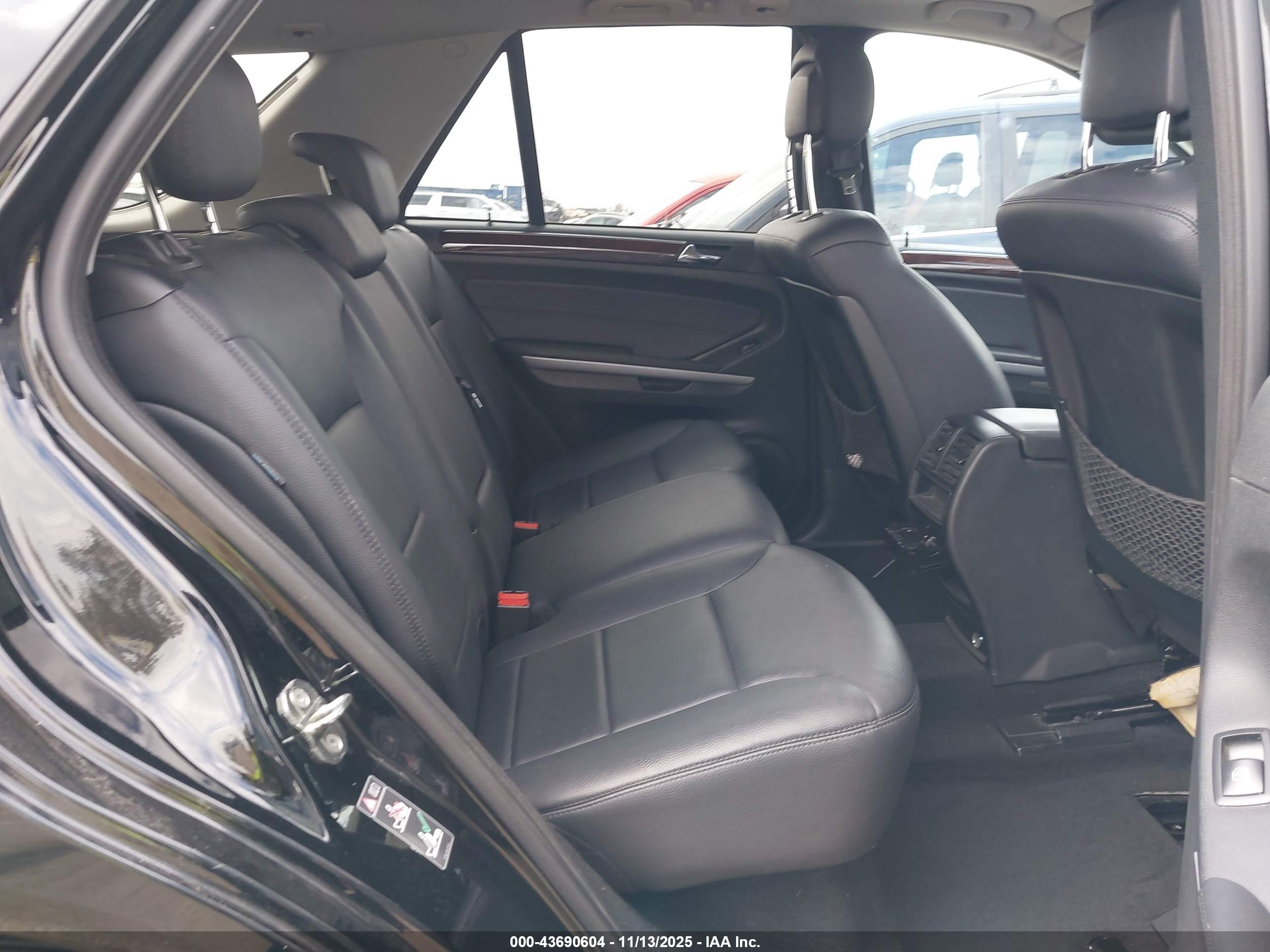 MERCEDES-BENZ ML image 8