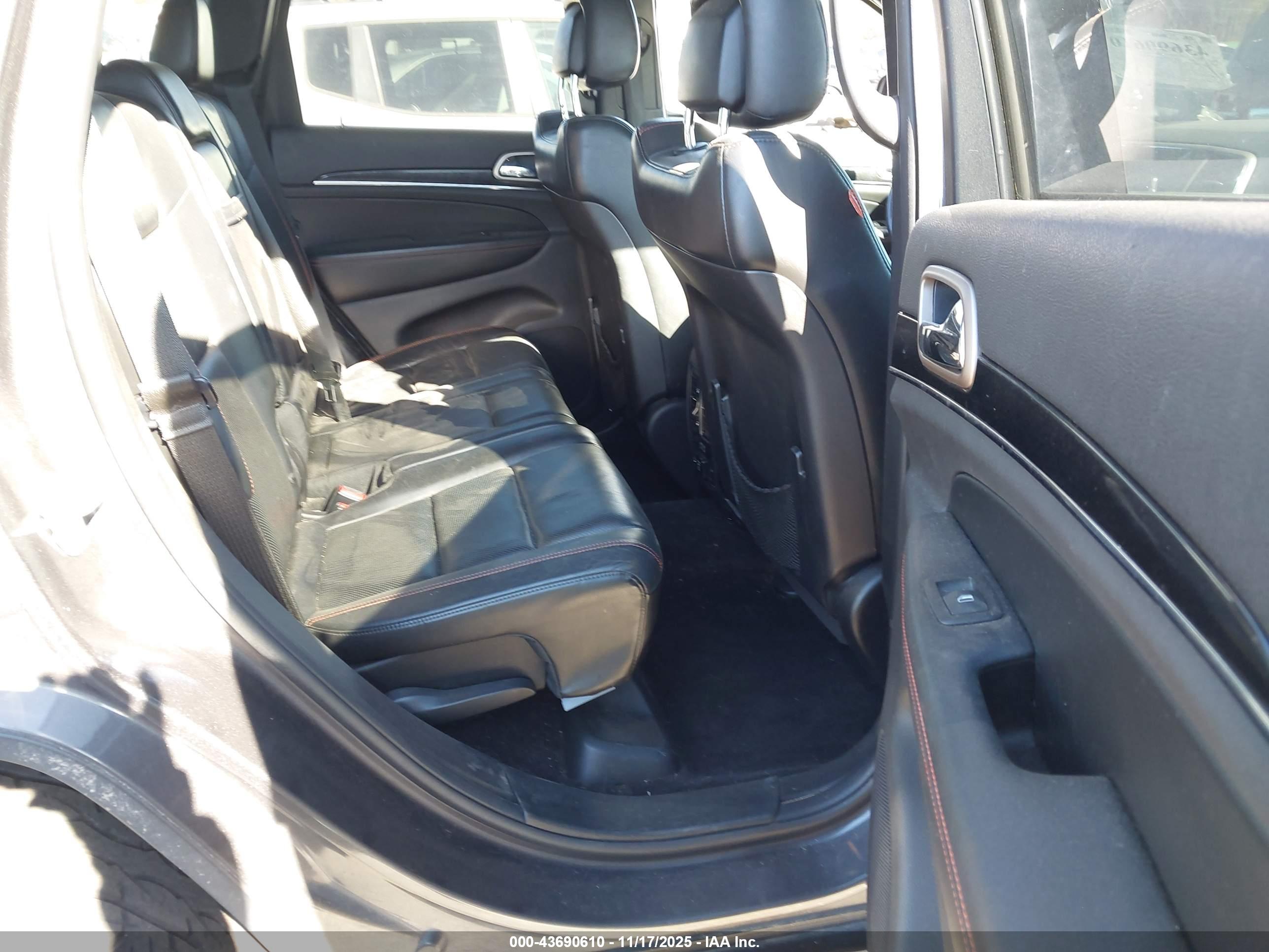 JEEP GRAND image 8
