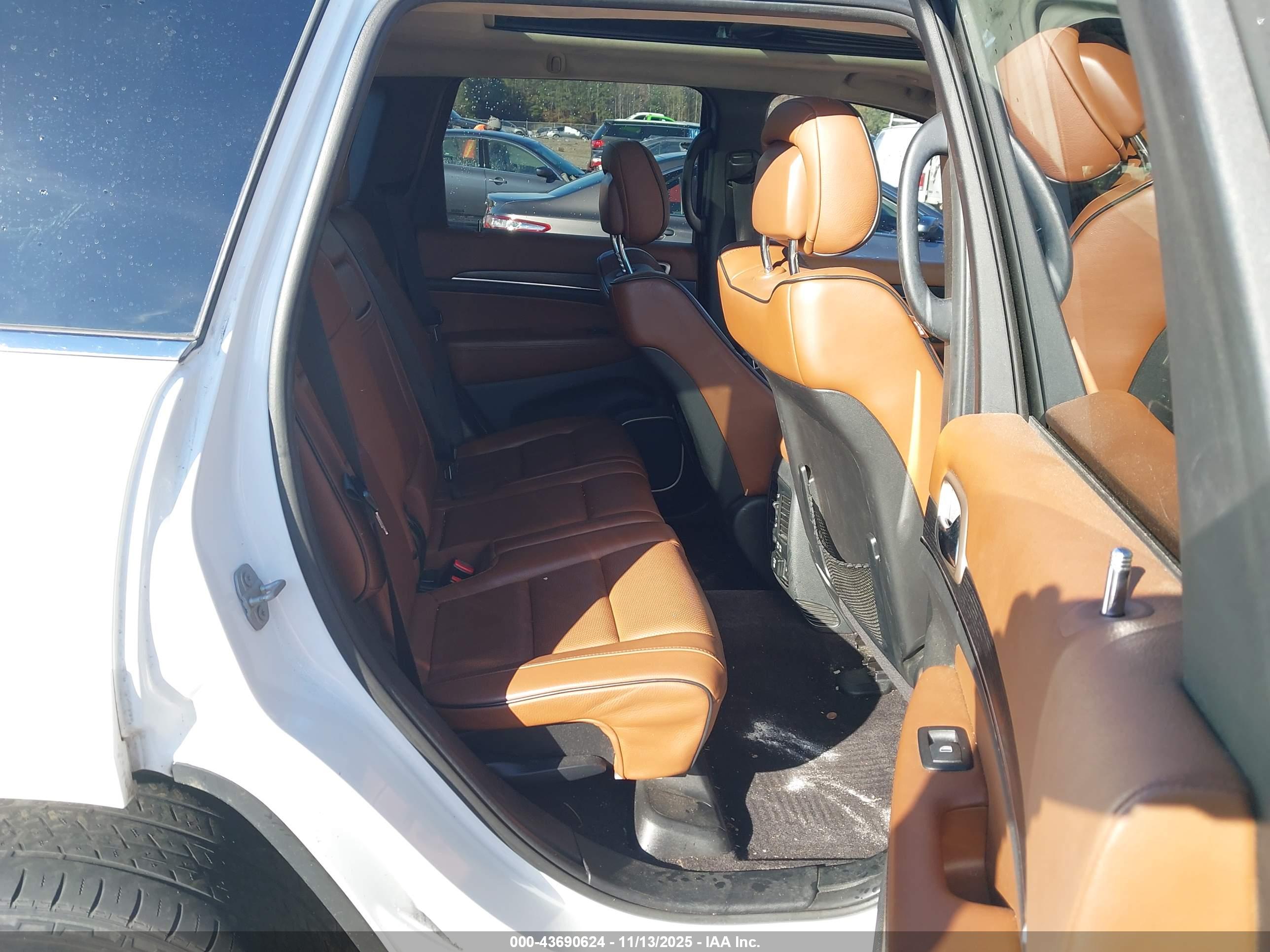 JEEP GRAND image 8