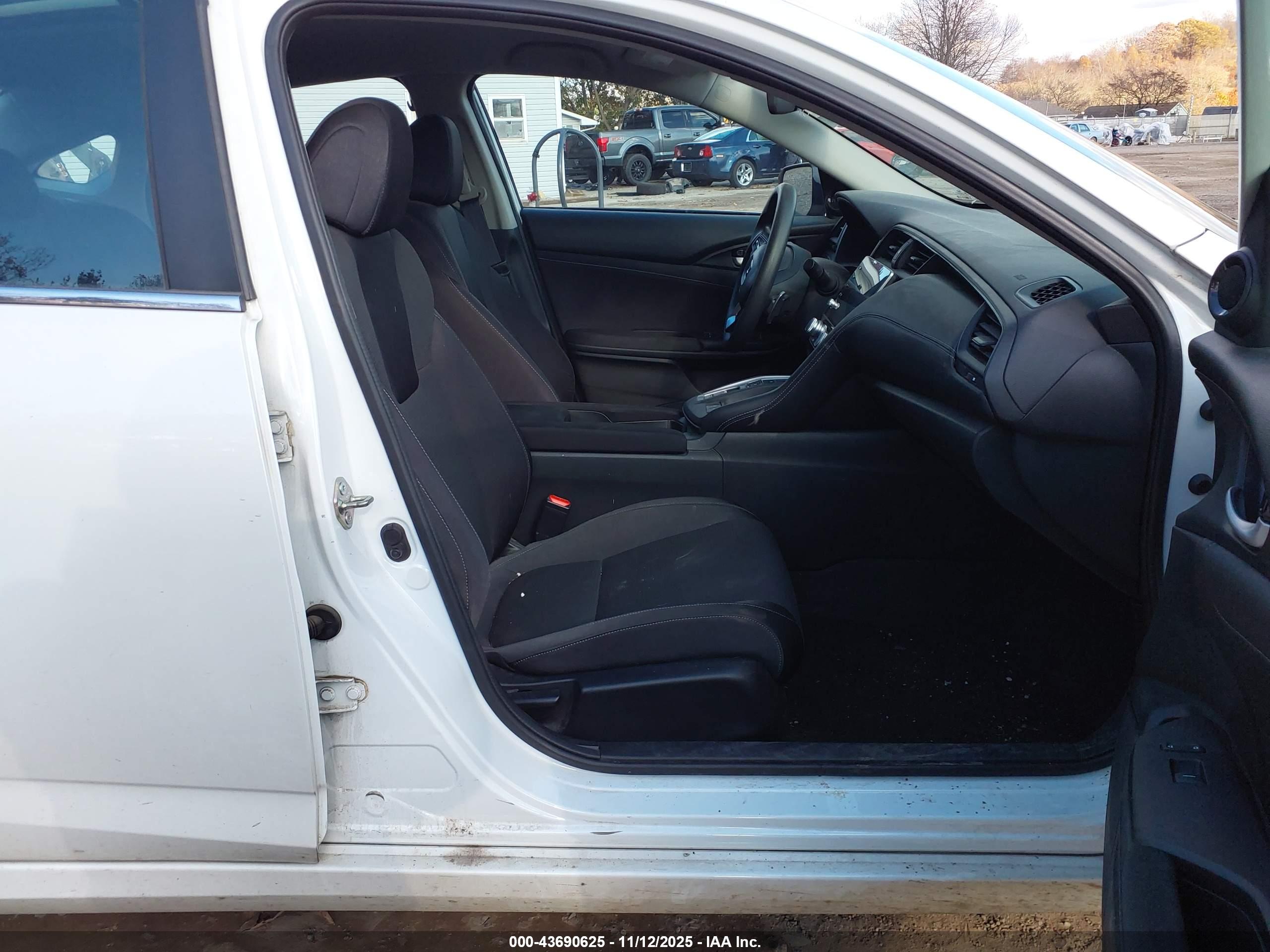 HONDA INSIGHT image 5