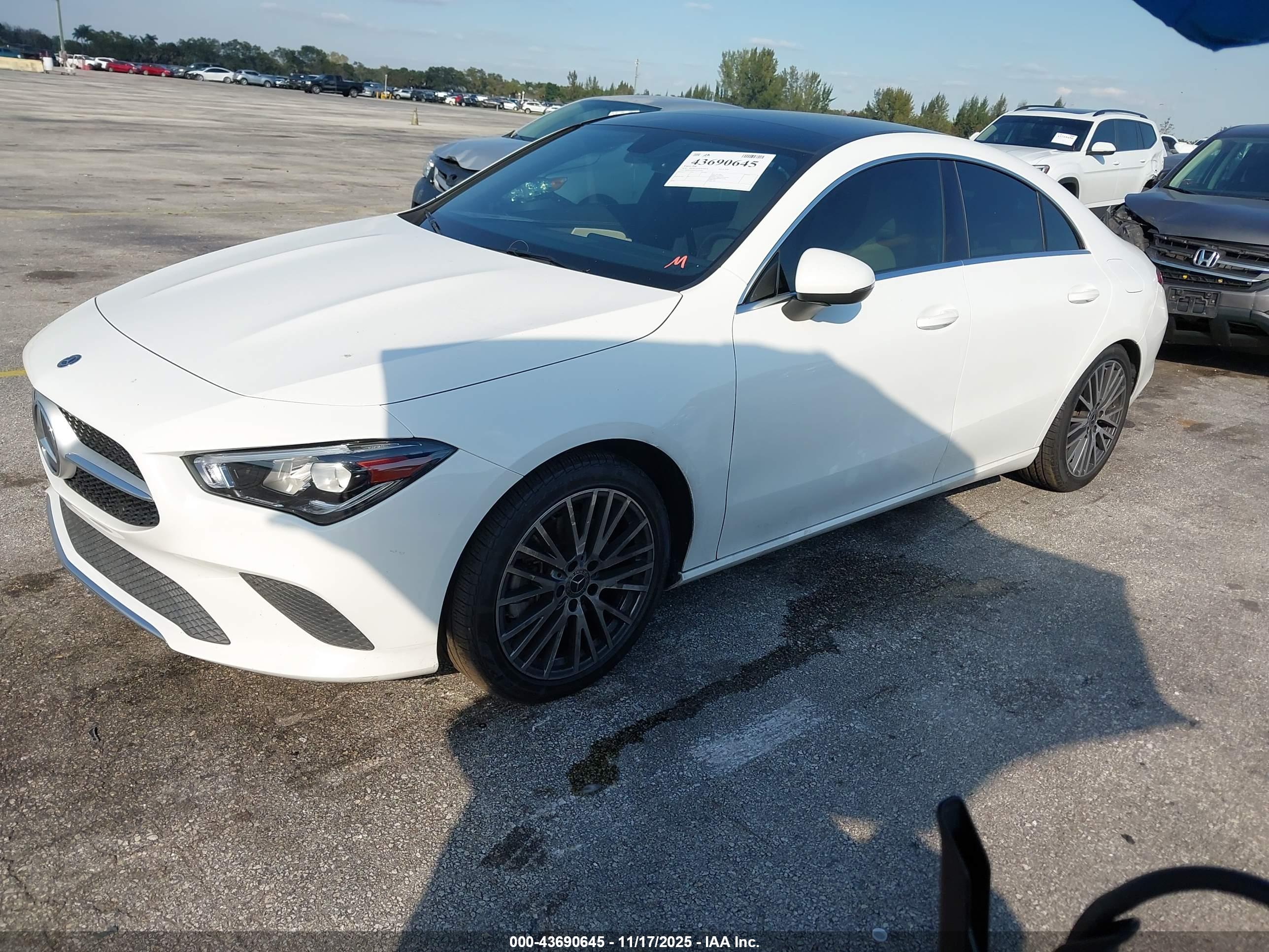 MERCEDES-BENZ CLA image 2